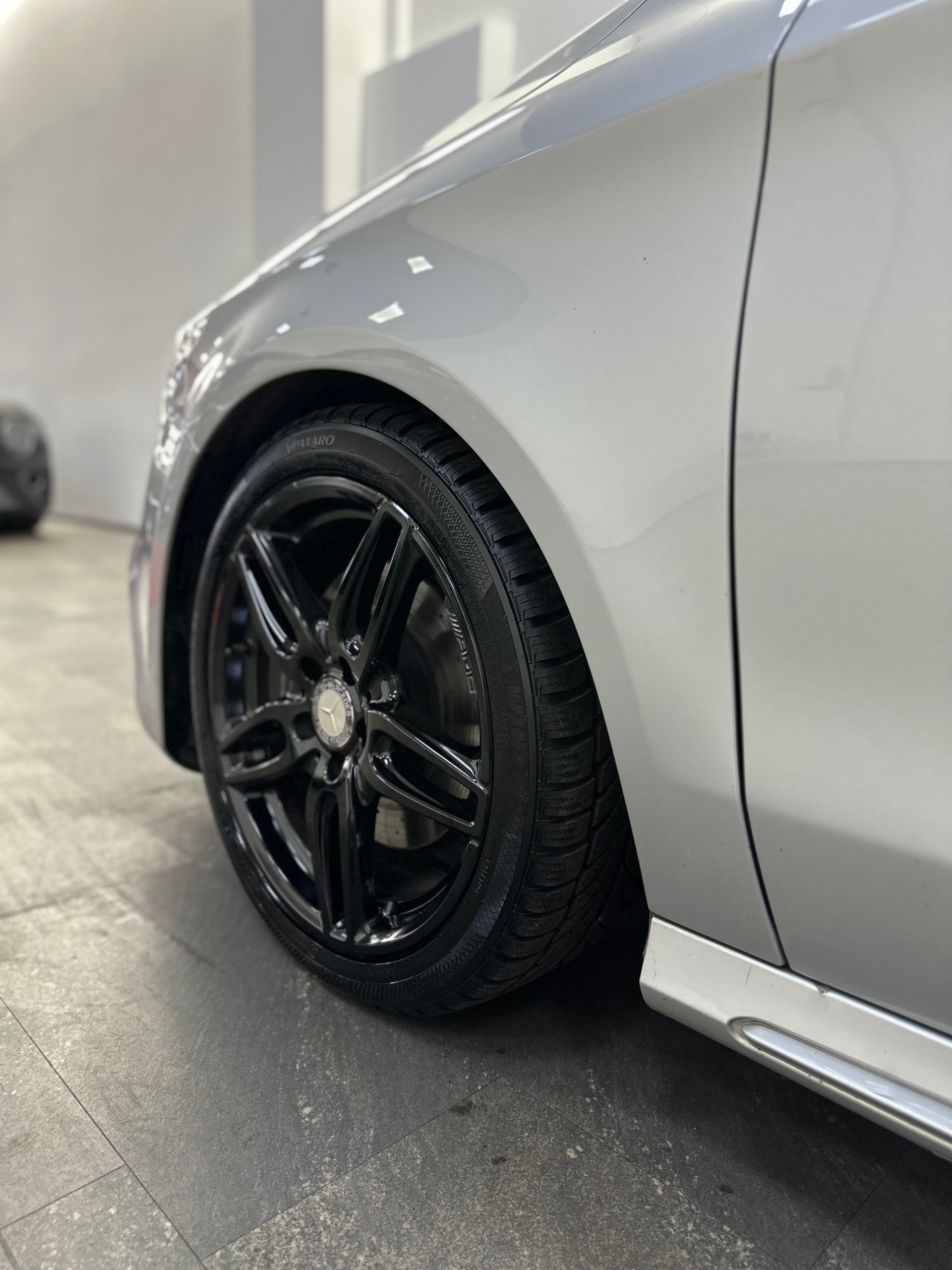 MERCEDES-BENZ CLA 250 AMG Line 7G-DCT 4Matic-image-6
