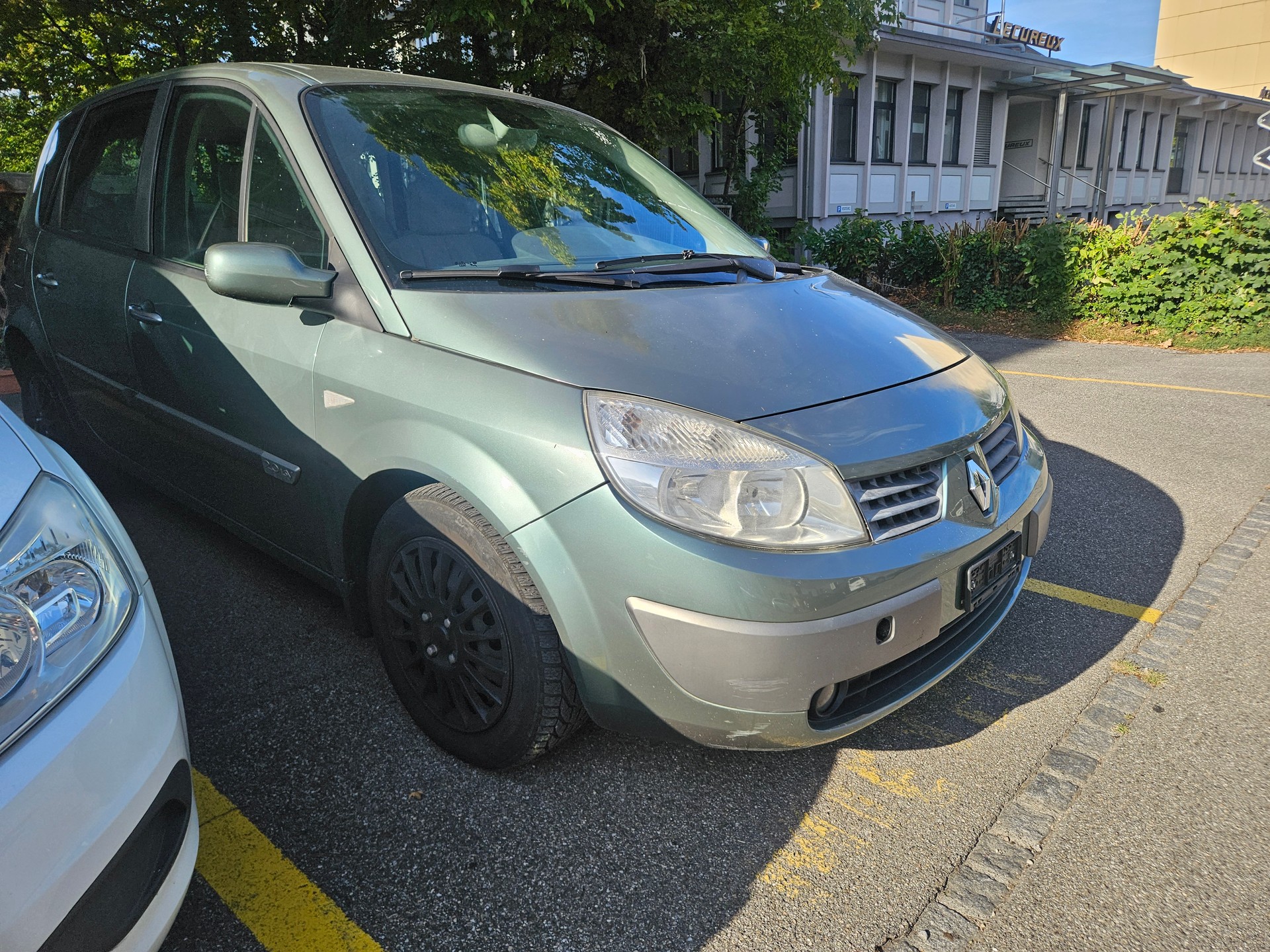 RENAULT Scénic 2.0 16V Dynamique-image-1