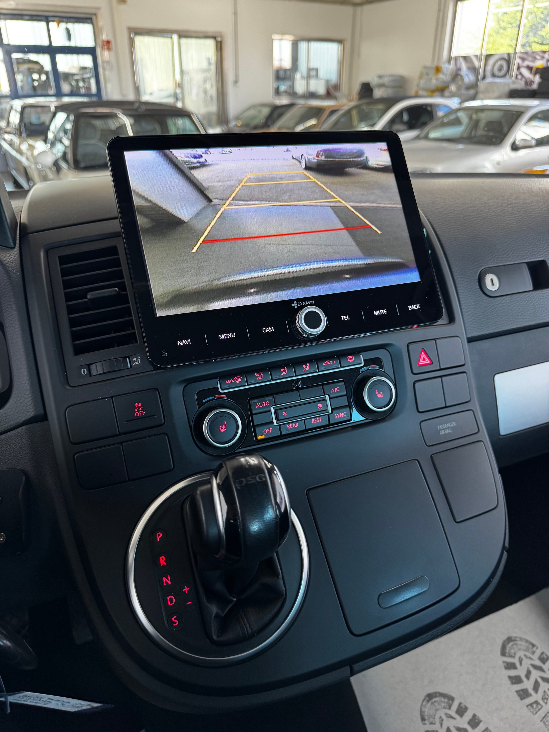 VW T5 Multivan 2.0 Bi-TDI CR Highline DSG-image-16