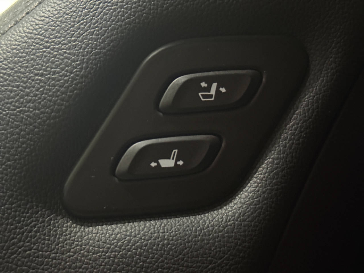HYUNDAI Santa Fe 2.2 CRDi 200 PS VERTEX 7P AWD-image-19