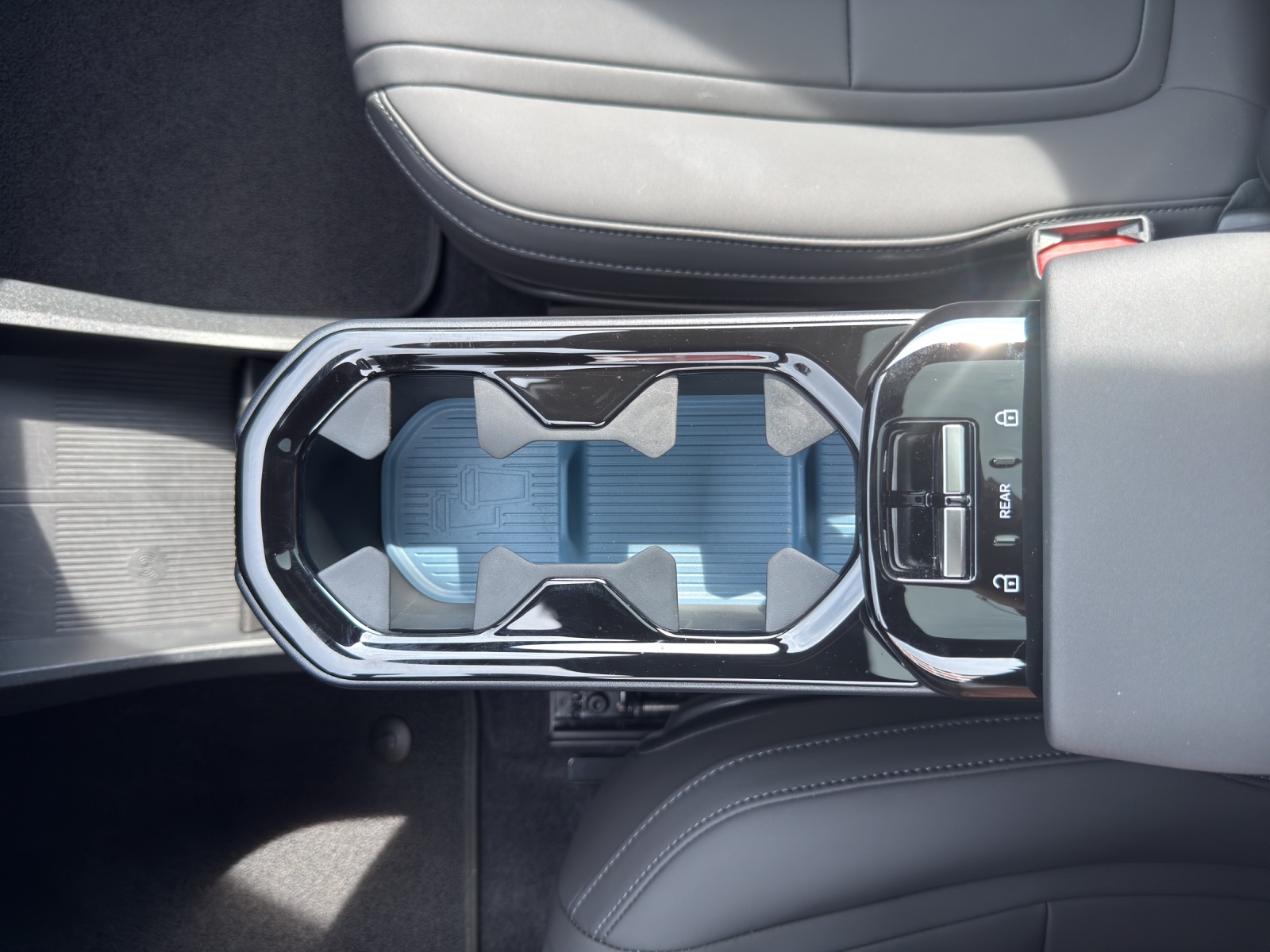 VOLVO EX30 E60 Twin Ultra Performance AWD-image-17