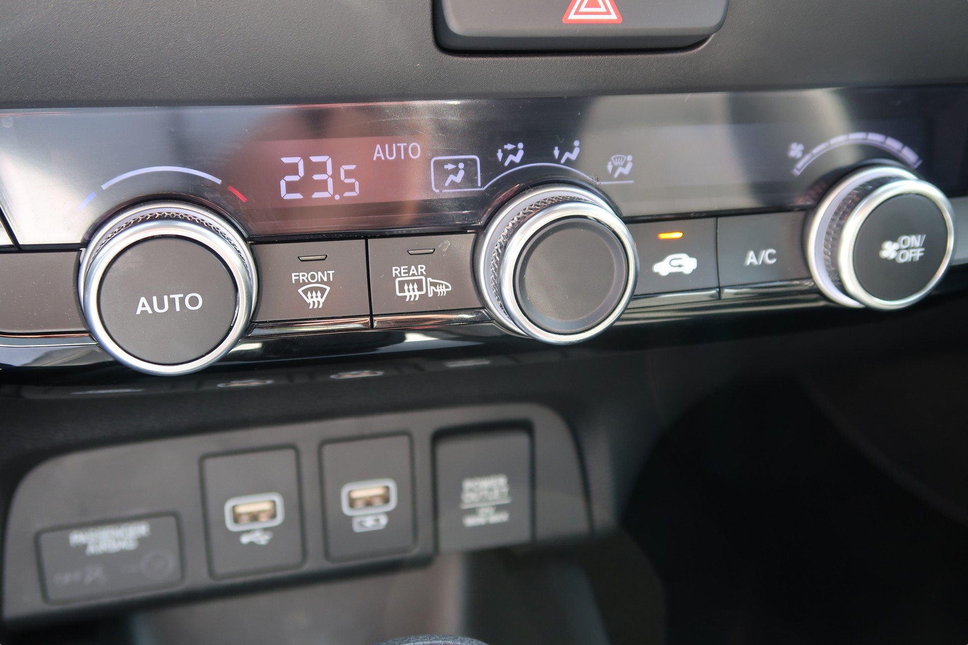 HONDA Jazz 1.5i-MMD Elegance E-CVT-image-13