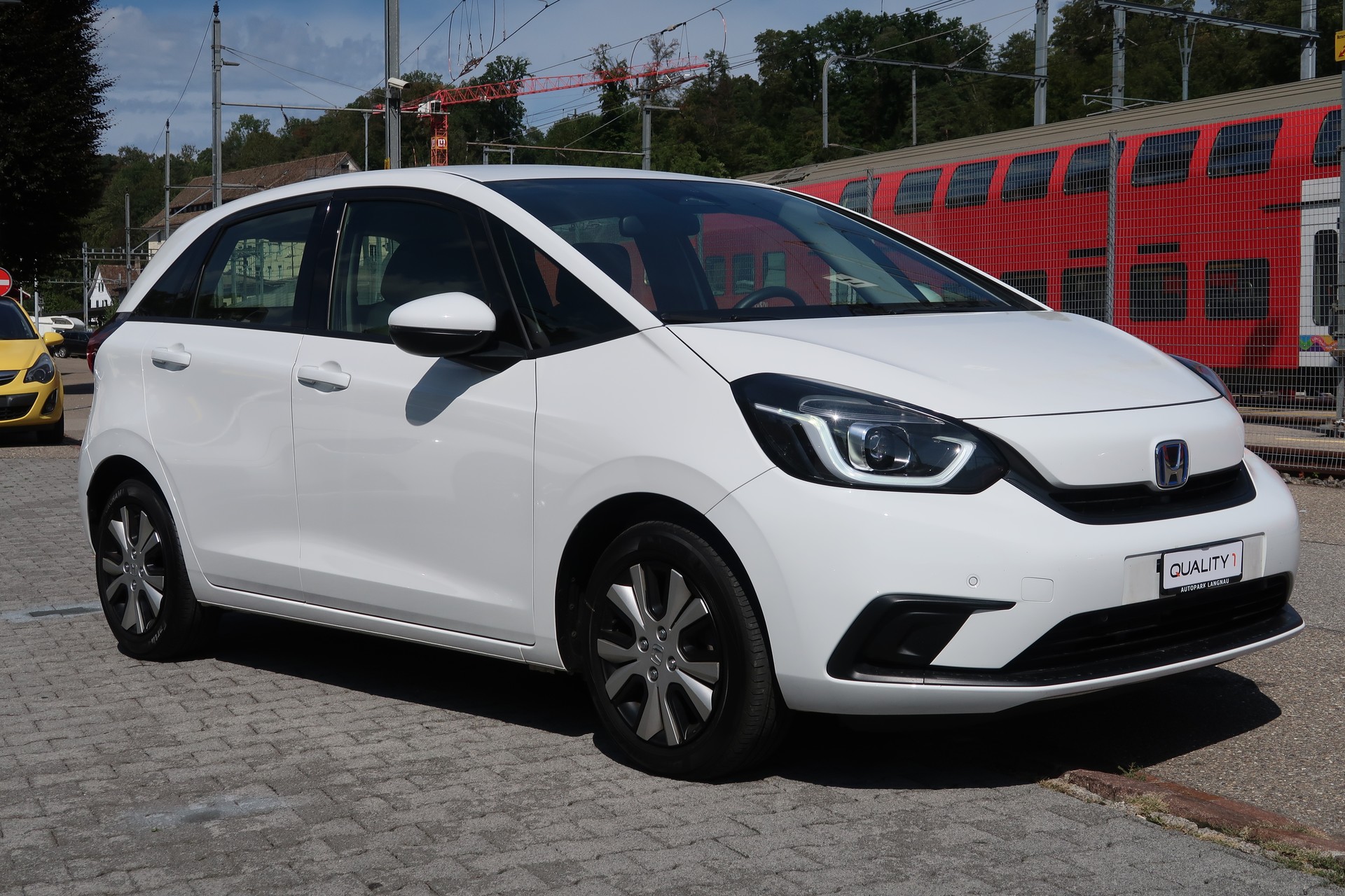 HONDA Jazz 1.5i-MMD Elegance E-CVT-showroom-element-2