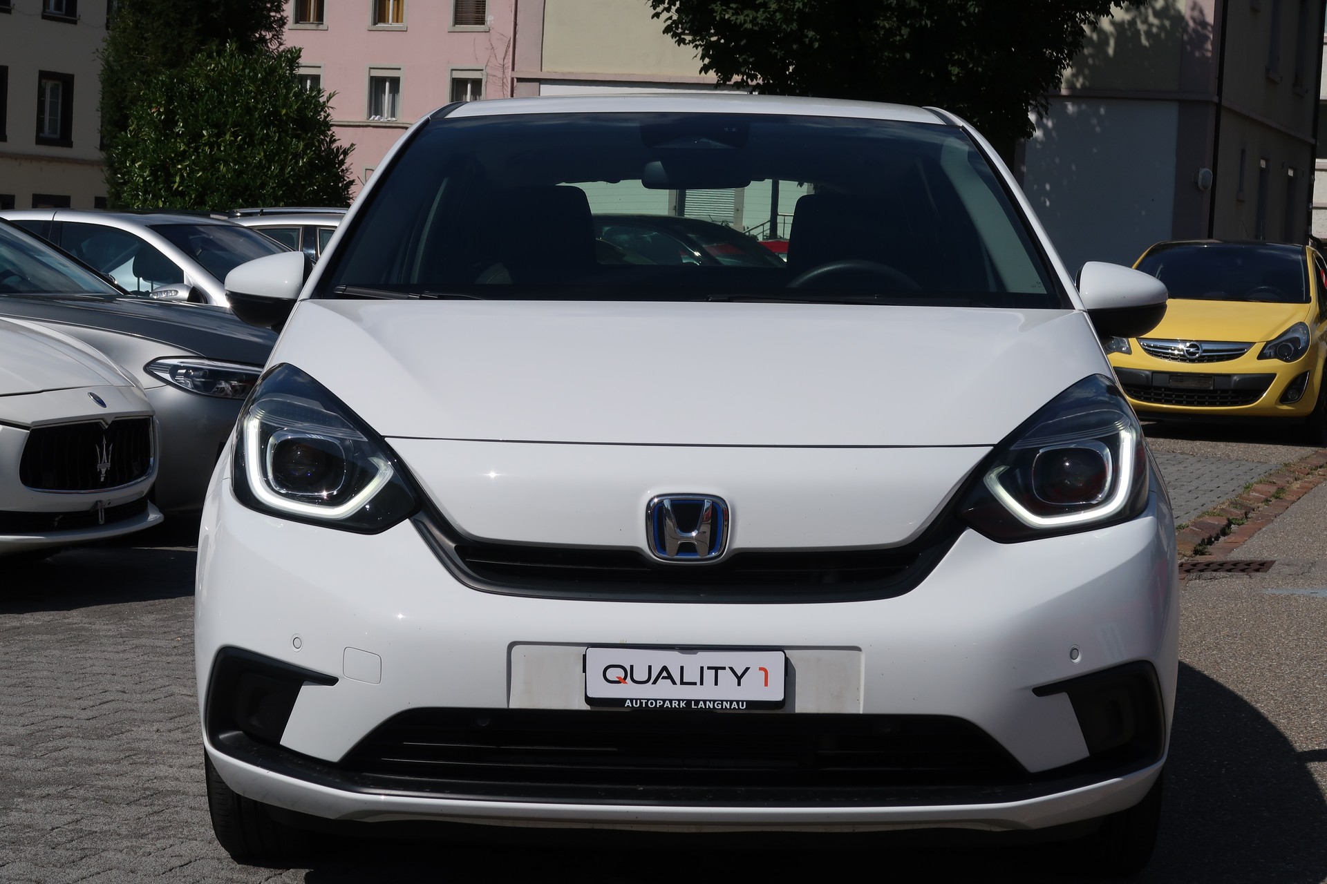 HONDA Jazz 1.5i-MMD Elegance E-CVT-showroom-element-1