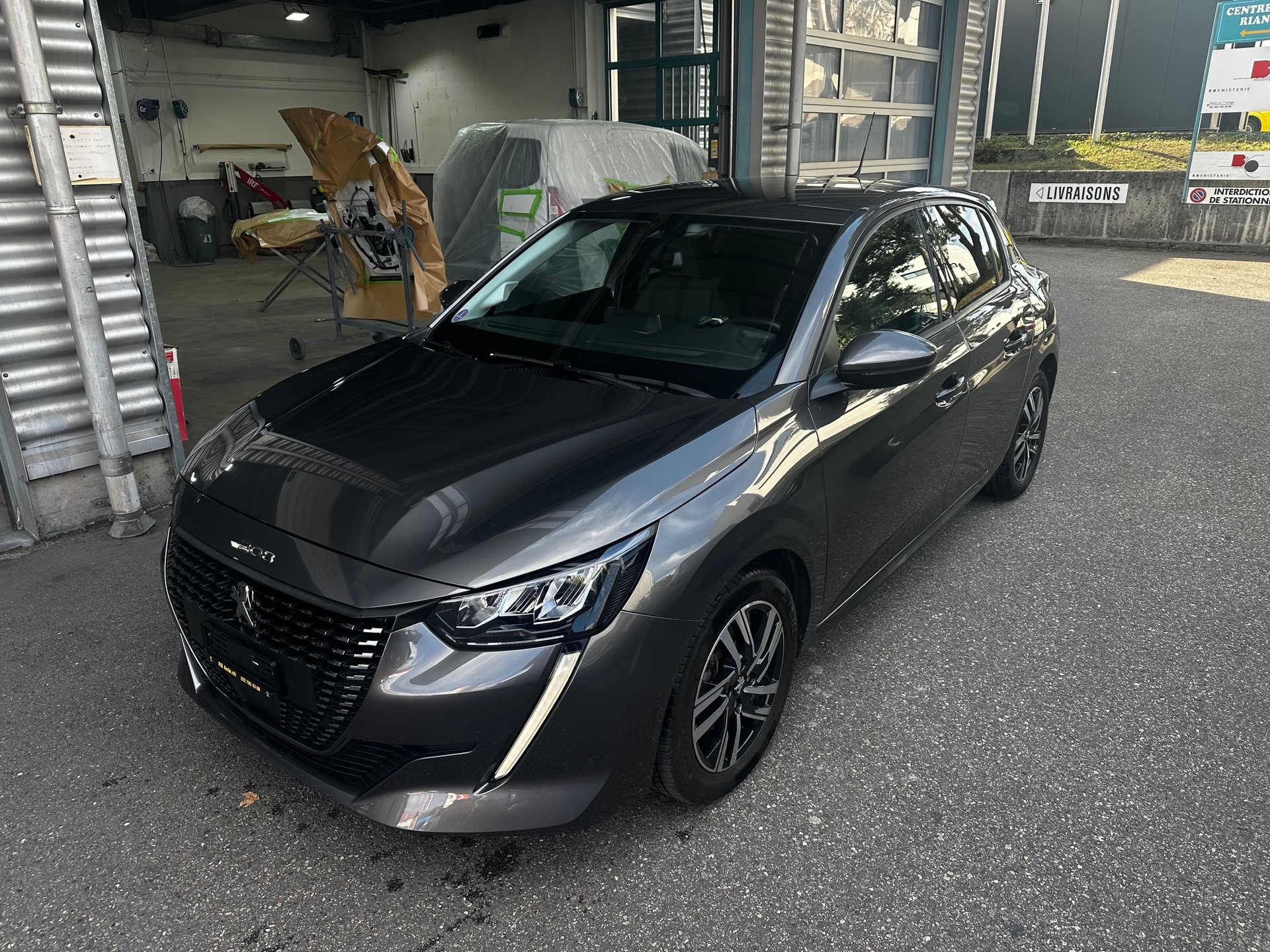 PEUGEOT 208 1.2 PureTech GT Line EAT8-image-1