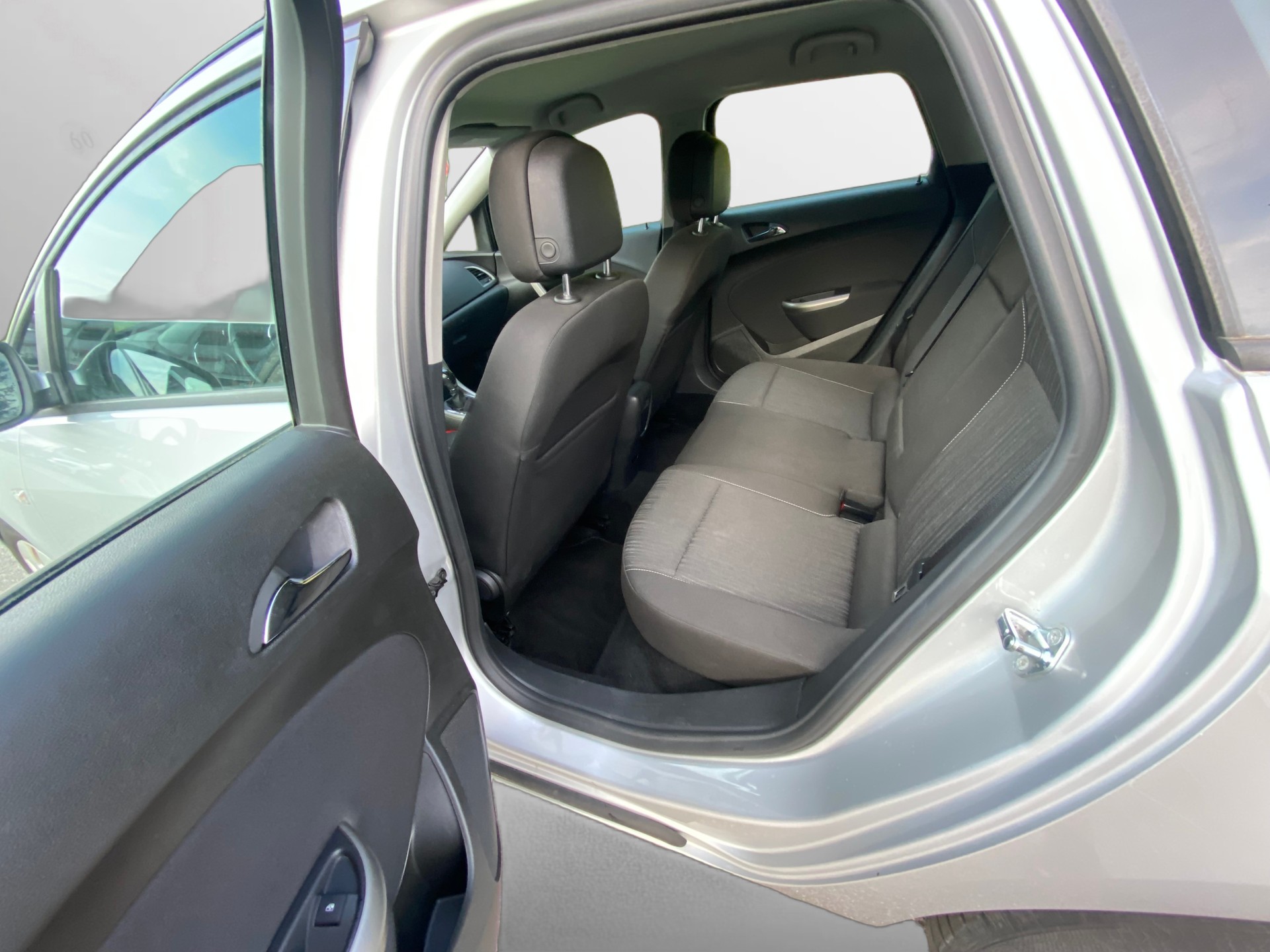 OPEL Astra SportsTourer 1.7 CDTi Enjoy-image-12