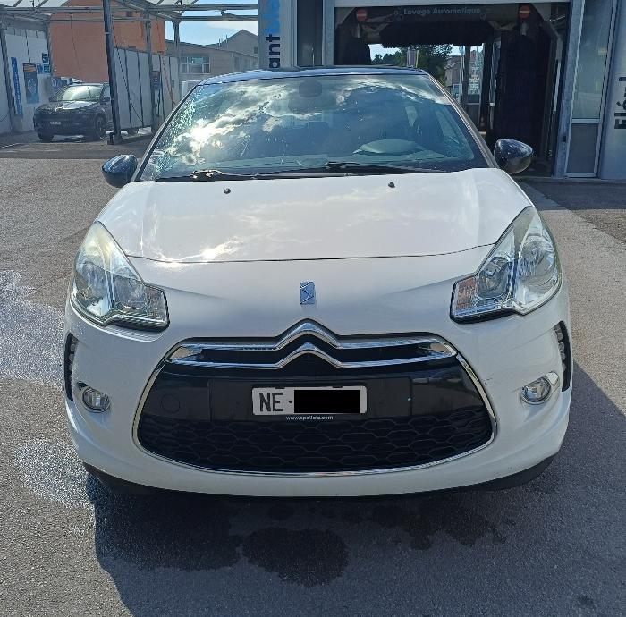 DS AUTOMOBILES 1.2 VTi Chic-image-0