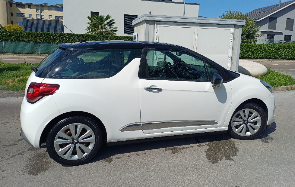 DS AUTOMOBILES 1.2 VTi Chic-image-2