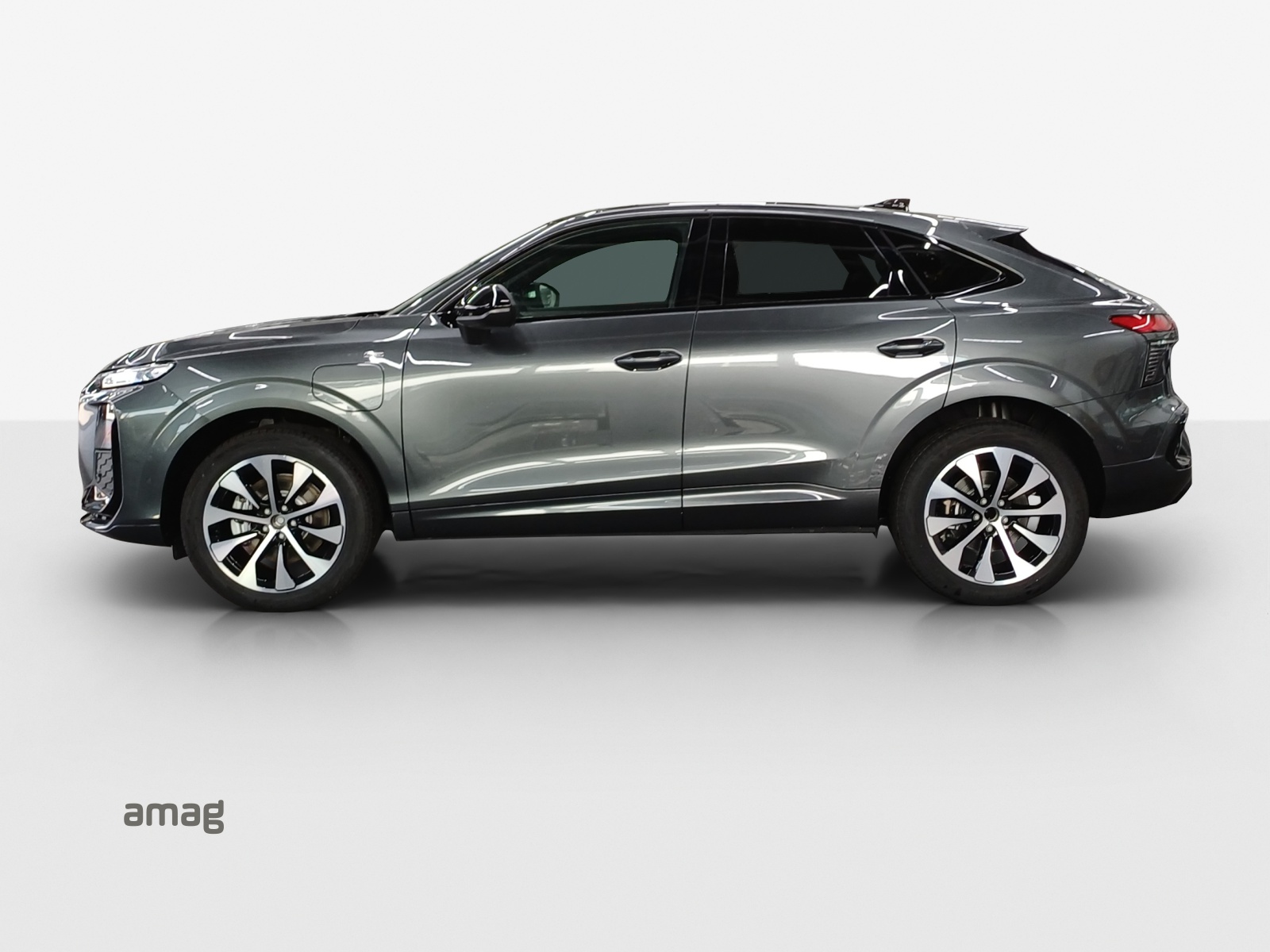 AUDI Q3 Sportback e-hybrid 200 kW S tronig-image-1