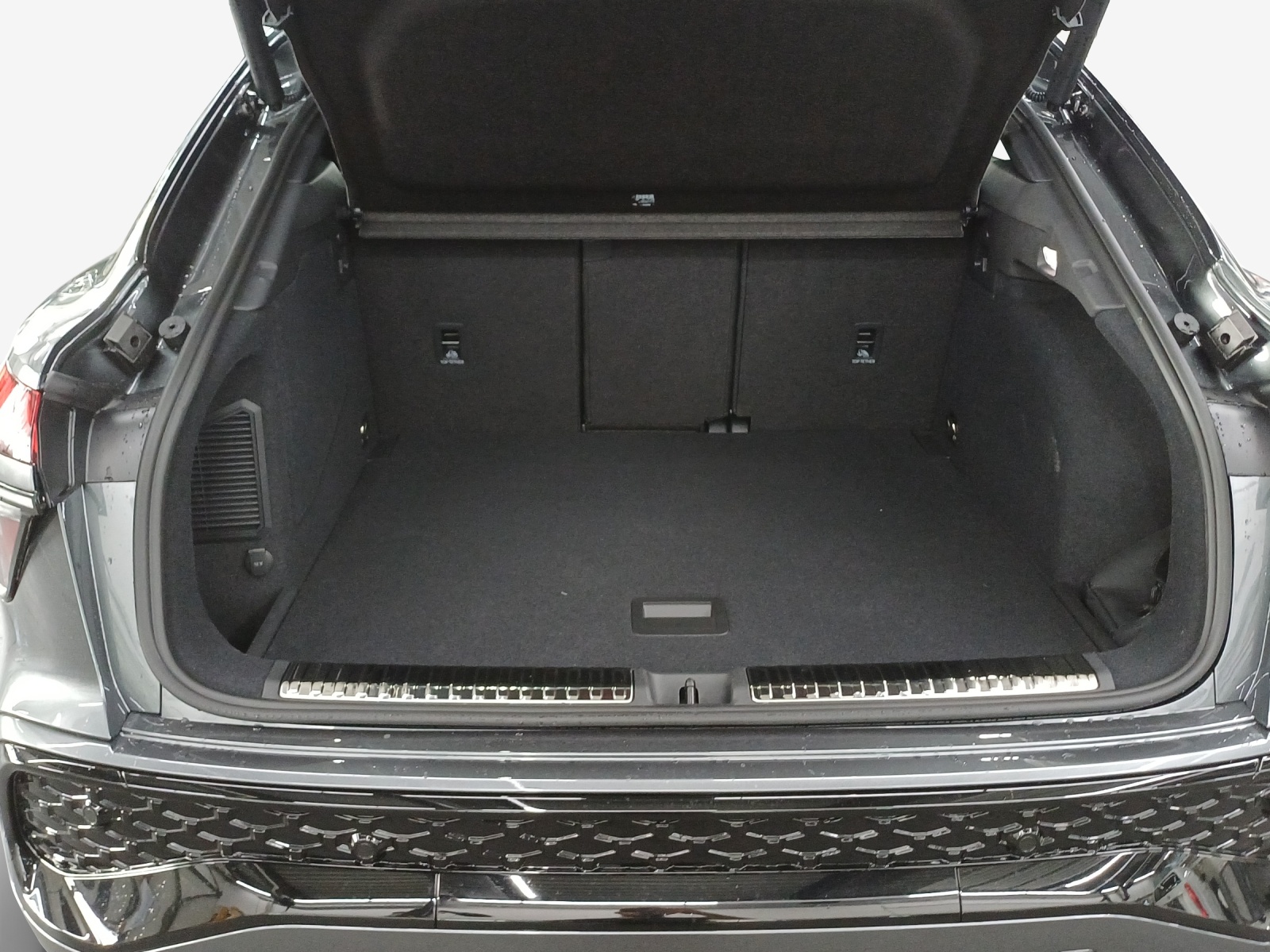 AUDI Q3 Sportback e-hybrid 200 kW S tronig-image-12