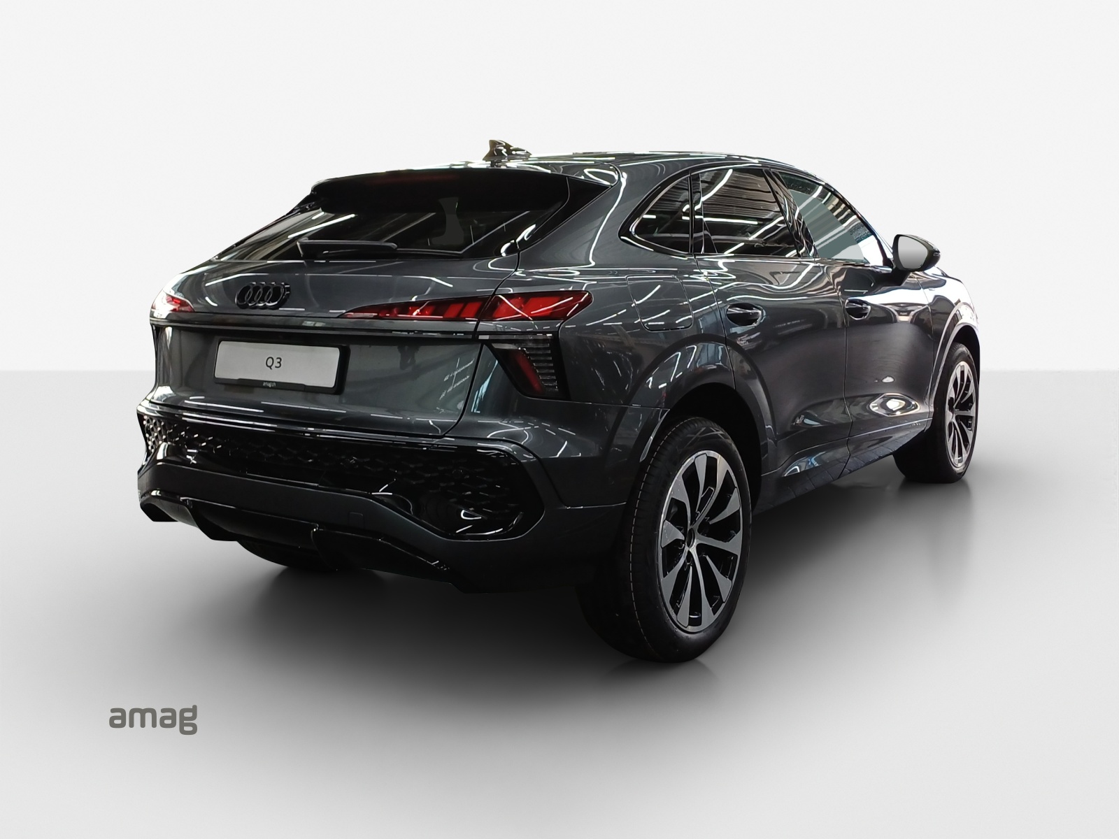AUDI Q3 Sportback e-hybrid 200 kW S tronig-image-4