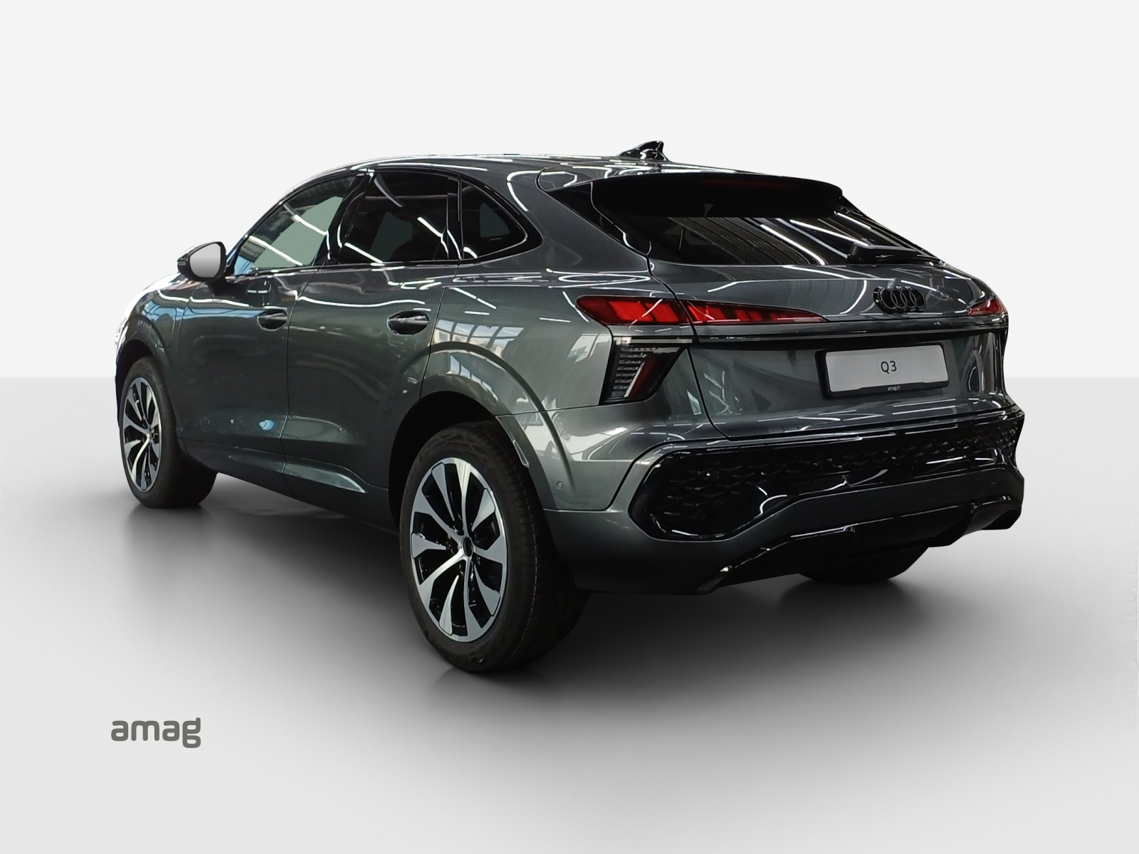 AUDI Q3 Sportback e-hybrid 200 kW S tronig-image-2