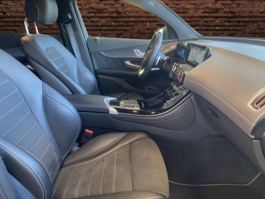MERCEDES-BENZ EQC 400 AMG Line 4Matic-image-12