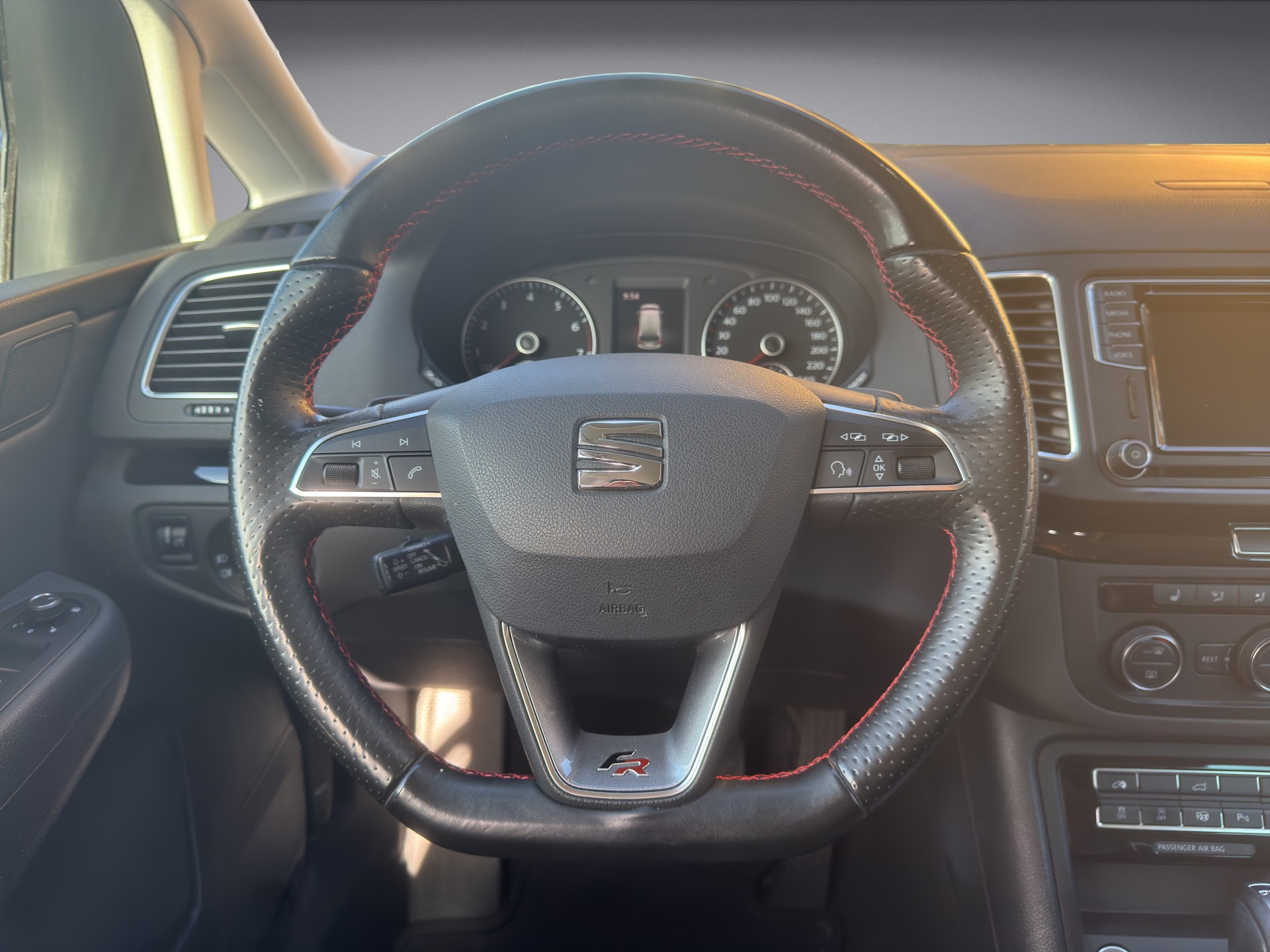 SEAT Alhambra 1.4 TSI Hola FR S/S 7P-image-10