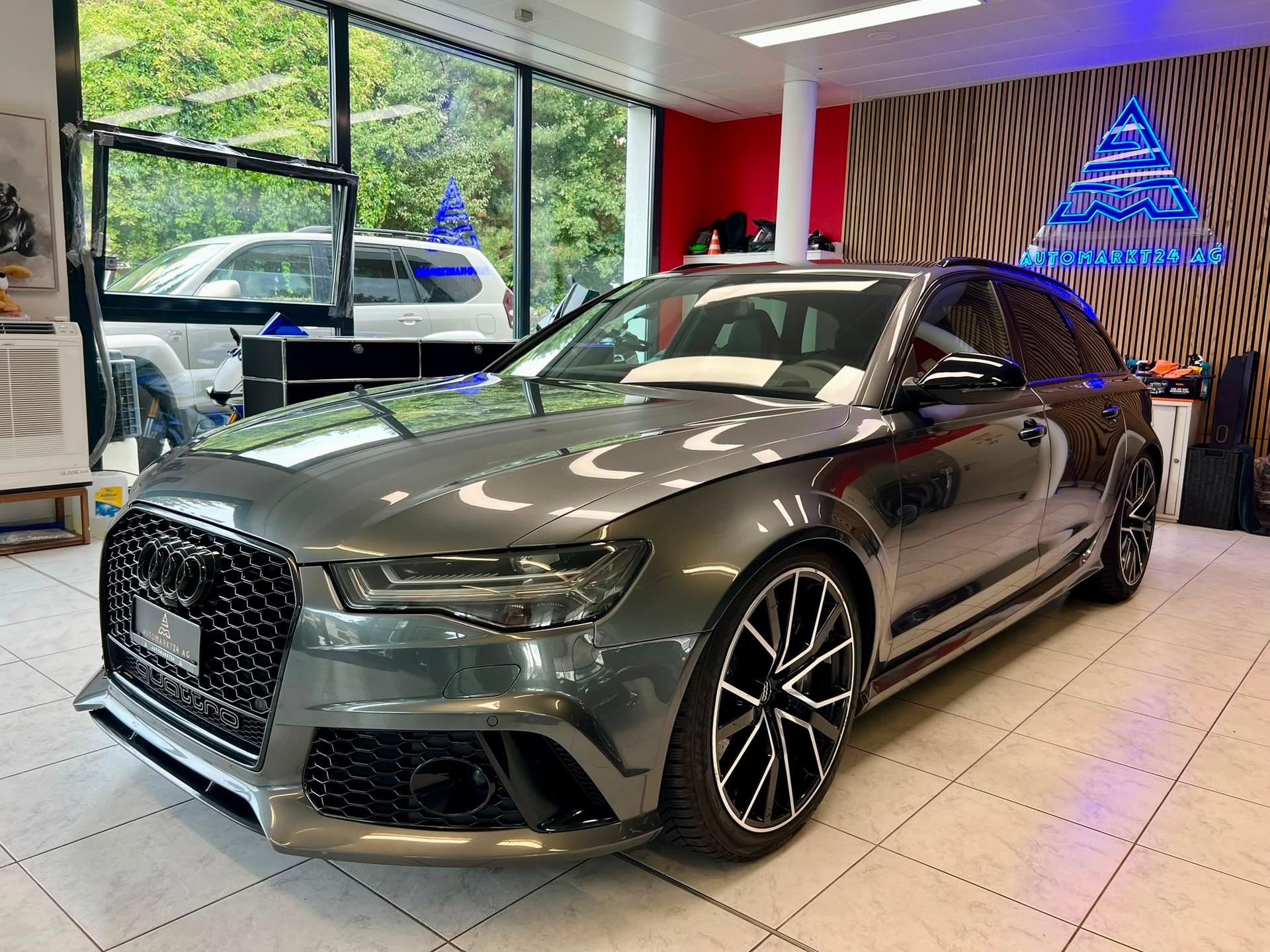 AUDI RS6 Avant 4.0 V8 TFSI perform. qu. T-Tr.-image-2