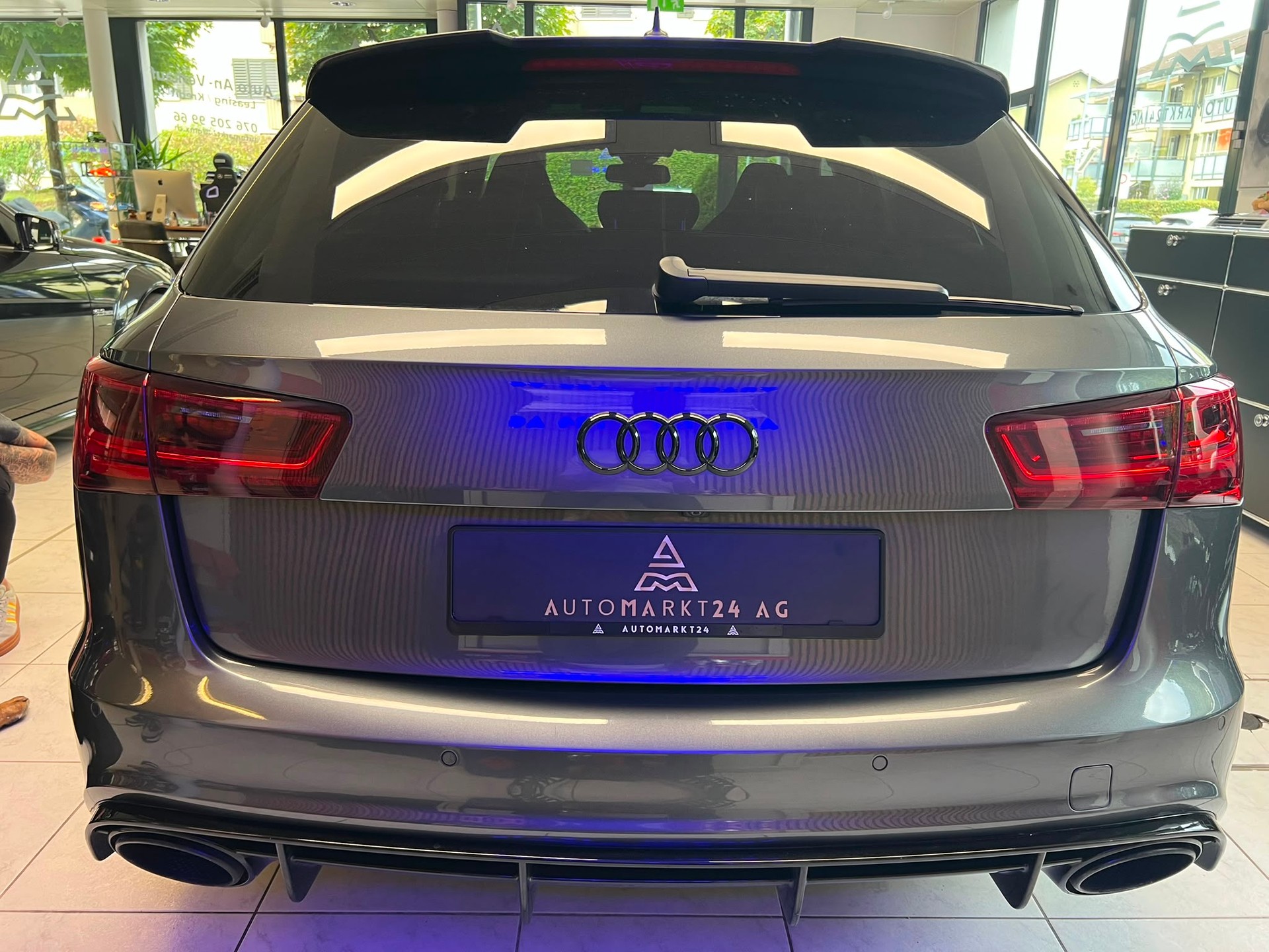 AUDI RS6 Avant 4.0 V8 TFSI perform. qu. T-Tr.-image-12