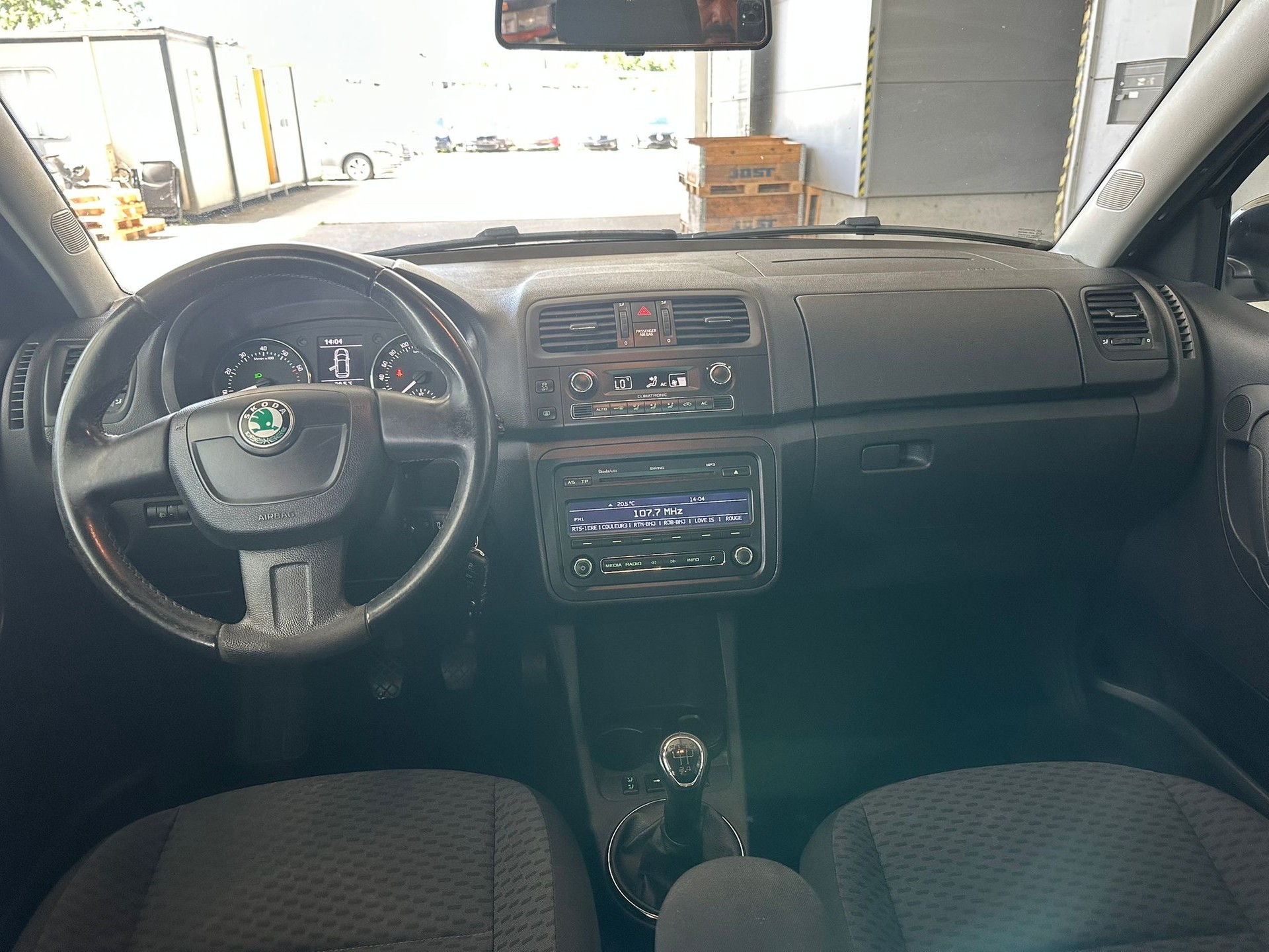 SKODA Fabia 1.2 TSI Elegance-image-5