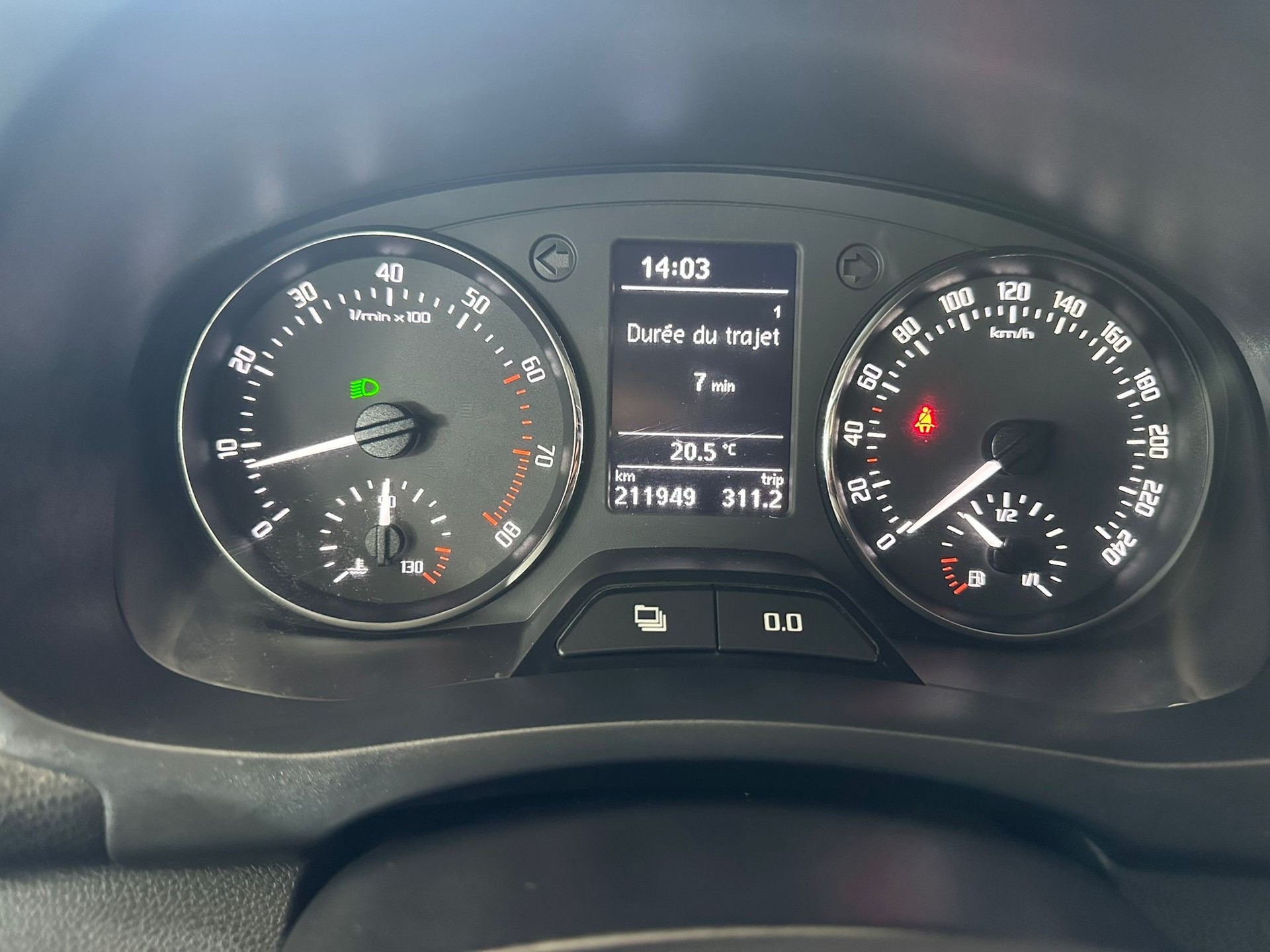 SKODA Fabia 1.2 TSI Elegance-image-6