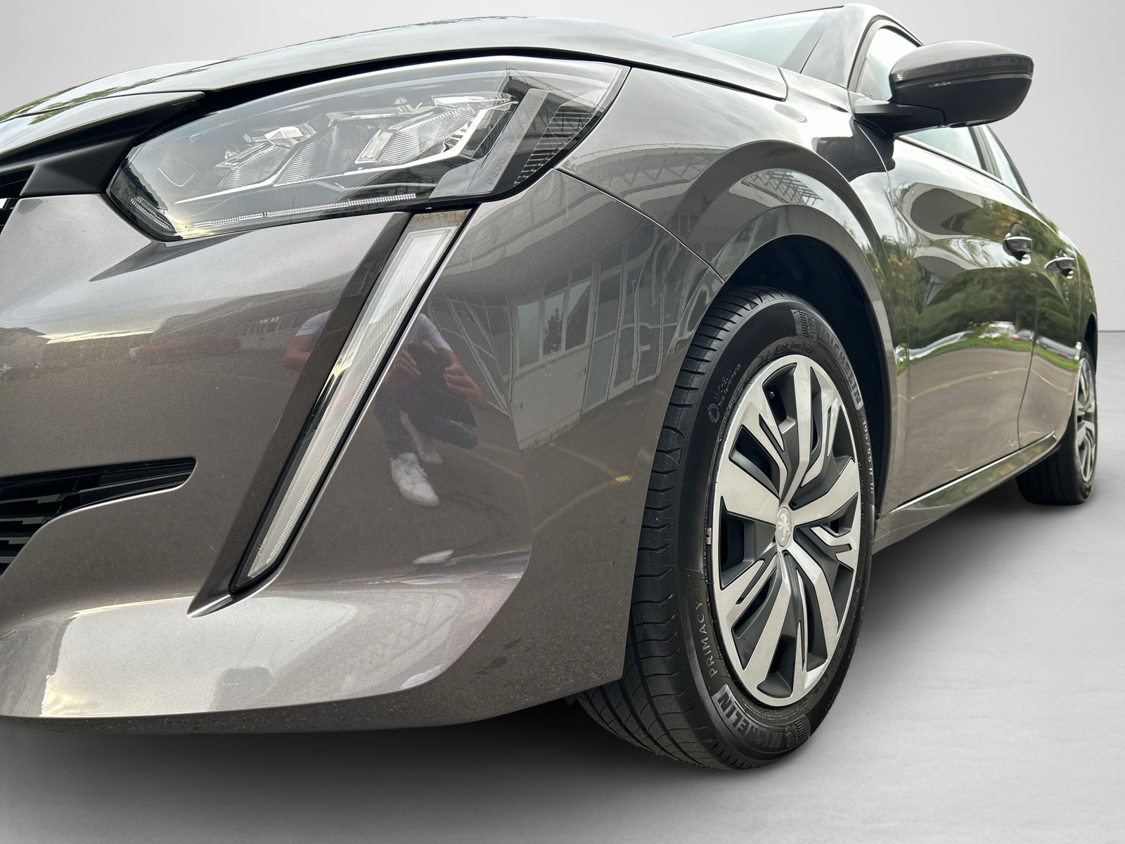 PEUGEOT 208 1.2 PureTech Active -CH Fahrzeug aus erster Hand mit seriöser Hystorie--image-4