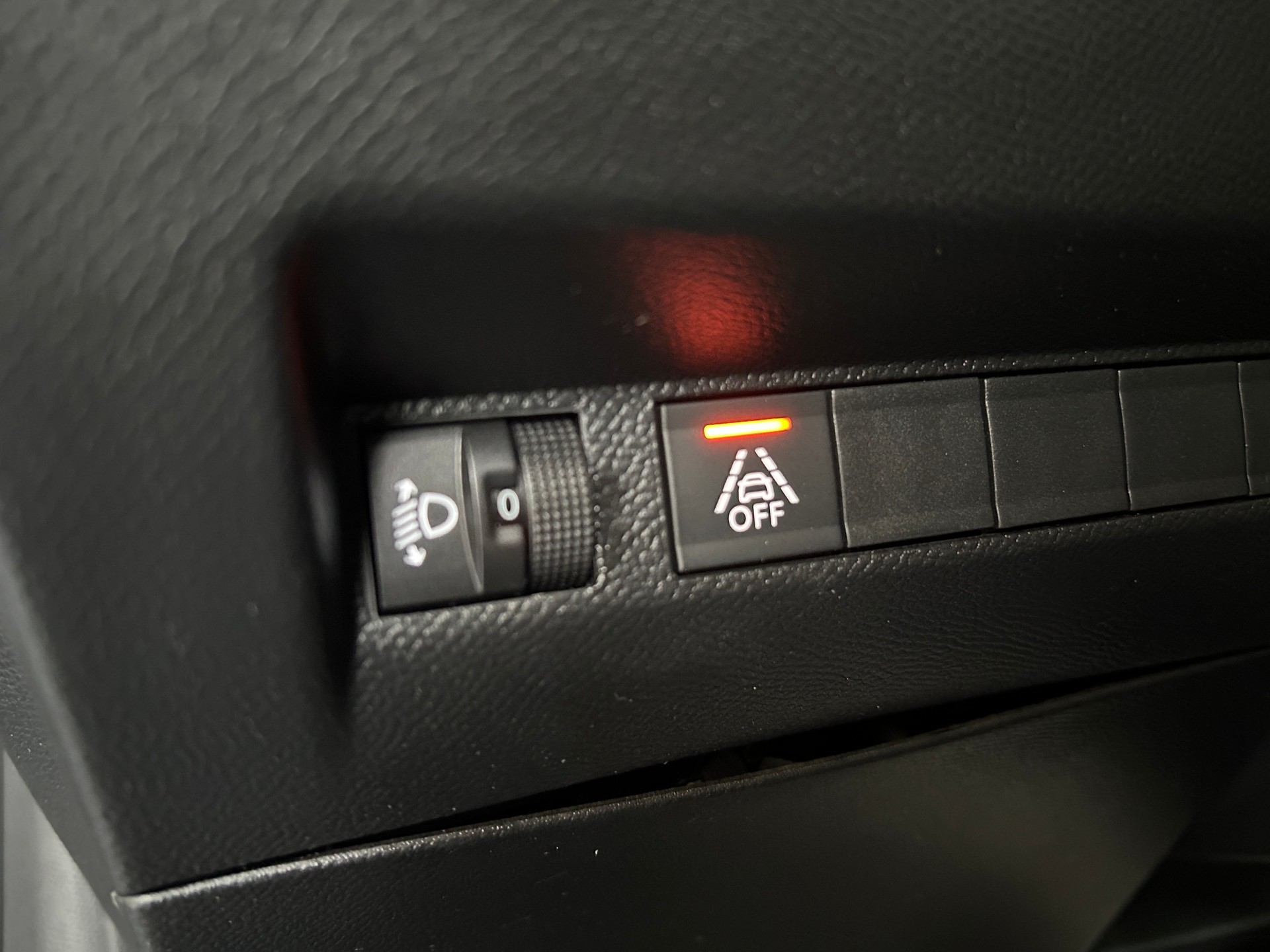 PEUGEOT 208 1.2 PureTech Active -CH Fahrzeug aus erster Hand mit seriöser Hystorie--image-11