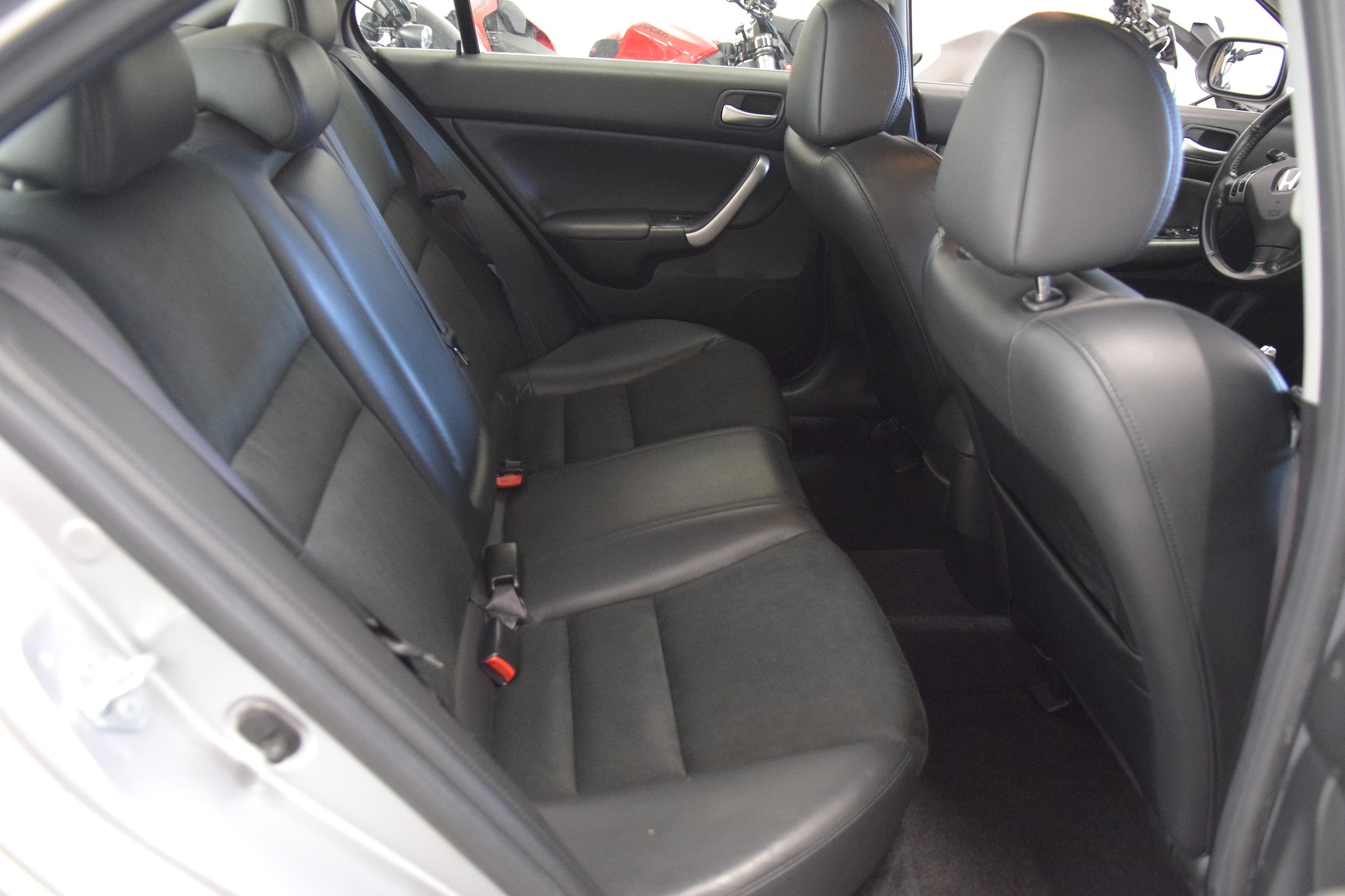 HONDA Accord 2.0i-image-9