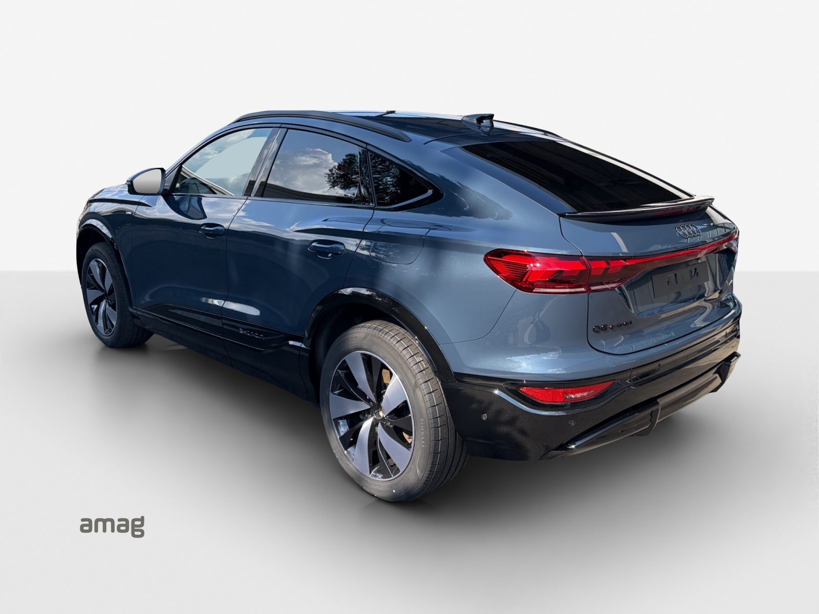AUDI Q6 Sportback e-tron quattro-image-2