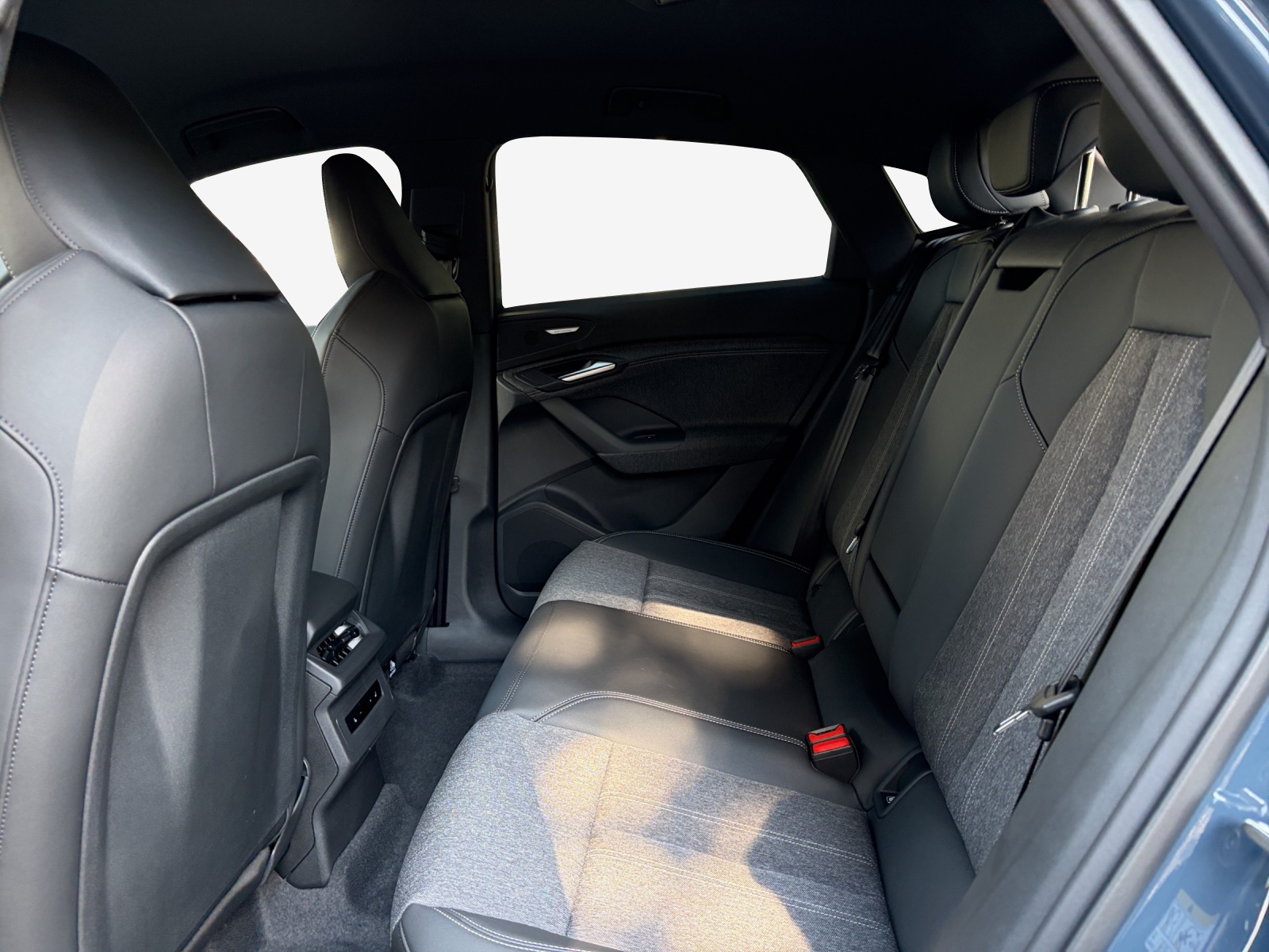 AUDI Q6 Sportback e-tron quattro-image-10