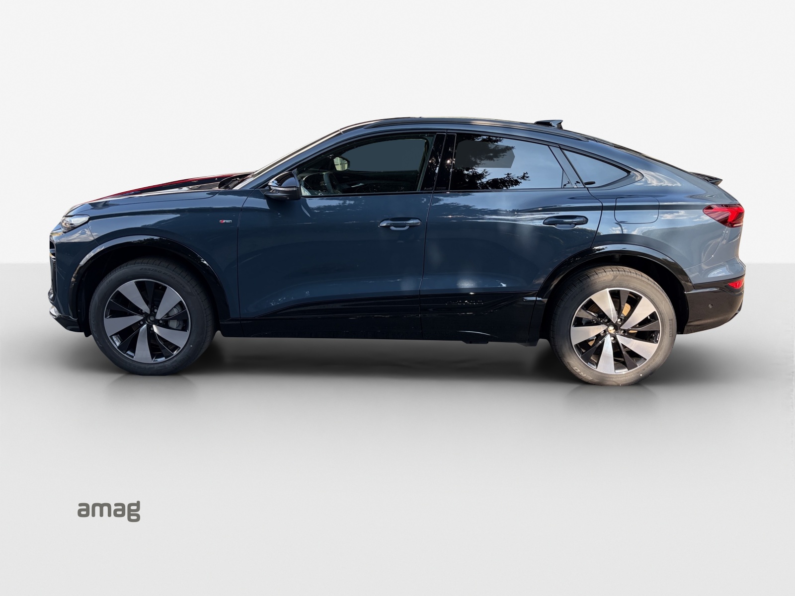 AUDI Q6 Sportback e-tron quattro-image-1