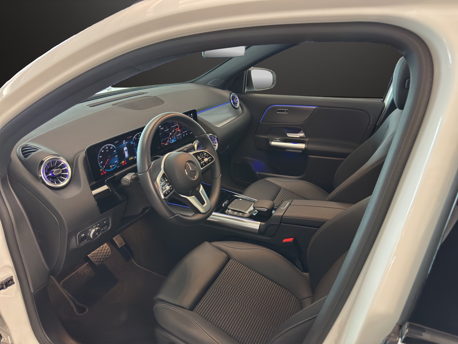MERCEDES-BENZ GLA 200 Progressive-image-8