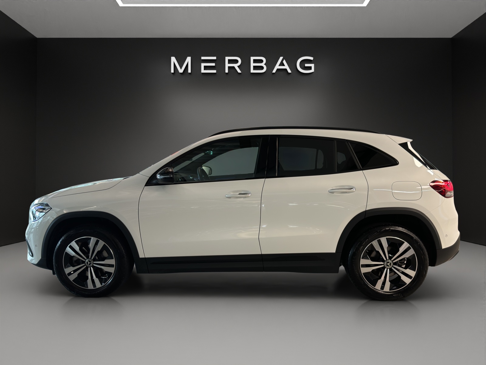 MERCEDES-BENZ GLA 200 Progressive-image-2