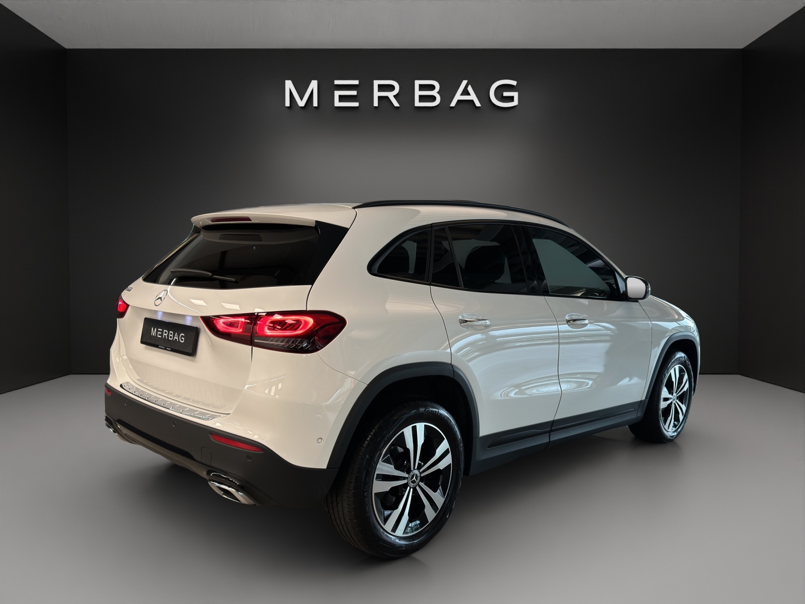 MERCEDES-BENZ GLA 200 Progressive-image-5