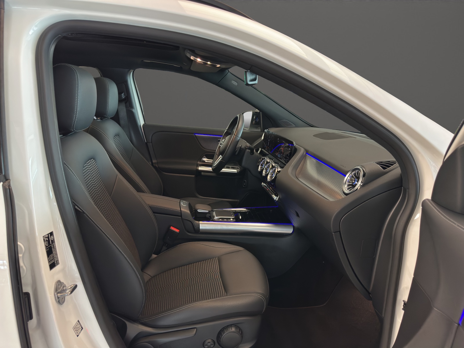 MERCEDES-BENZ GLA 200 Progressive-image-10