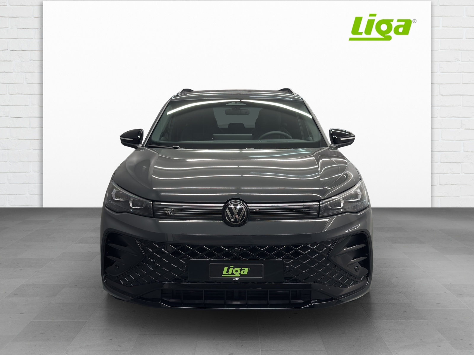 VW Tiguan 2.0 TSI R-Line United DSG 4motion-showroom-element-1