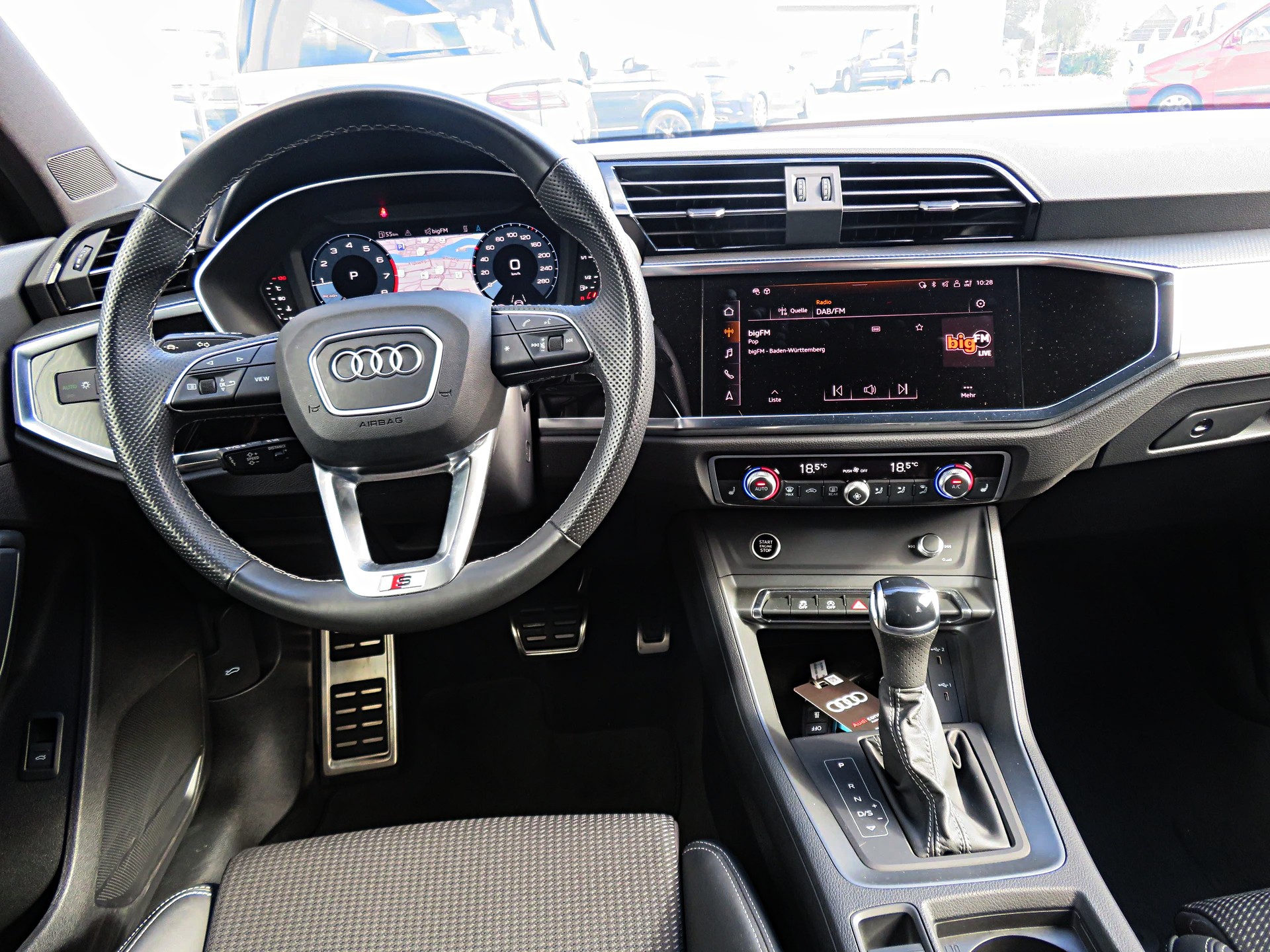 AUDI Q3 40 TFSI "S-LINE" advanced quattro S-tronic-image-4
