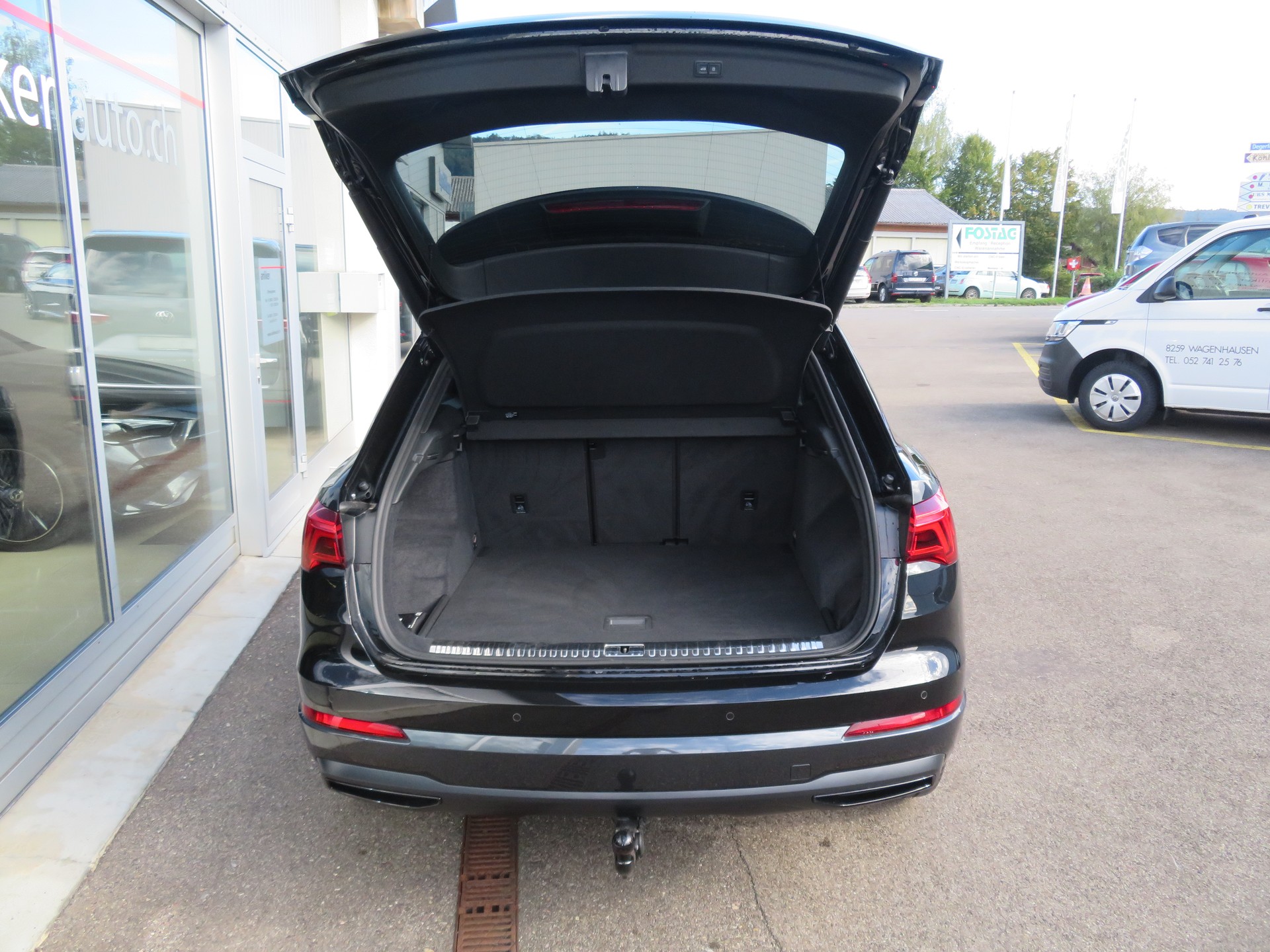 AUDI Q3 40 TFSI "S-LINE" advanced quattro S-tronic-image-2