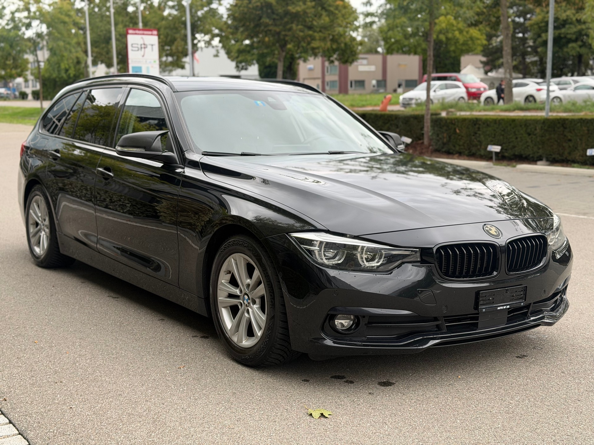 BMW 320d xDrive Touring Edition Sport Line Steptronic-image-3