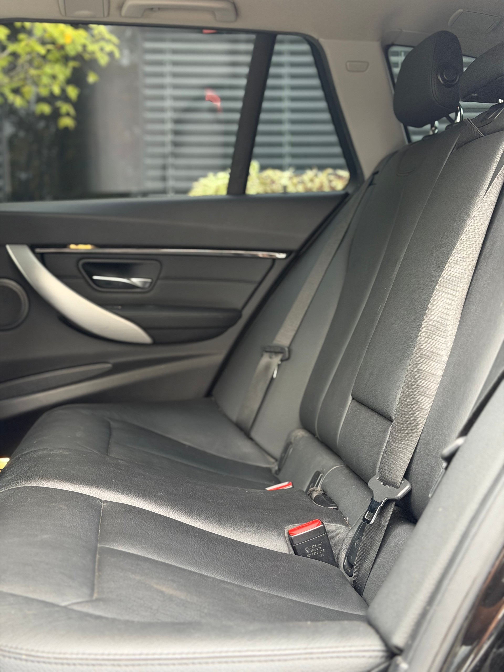 BMW 320d xDrive Touring Edition Sport Line Steptronic-image-7