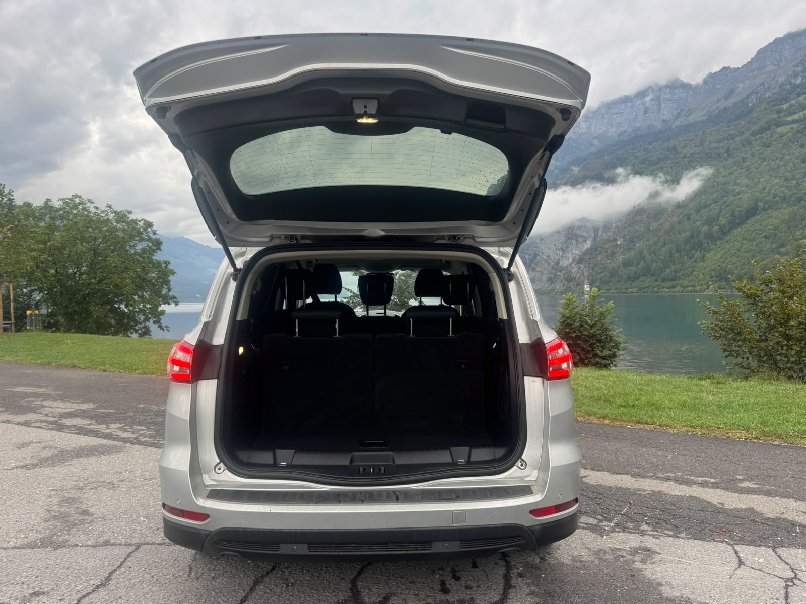 FORD S-Max 2.0 TDCi Trend AWD-image-8