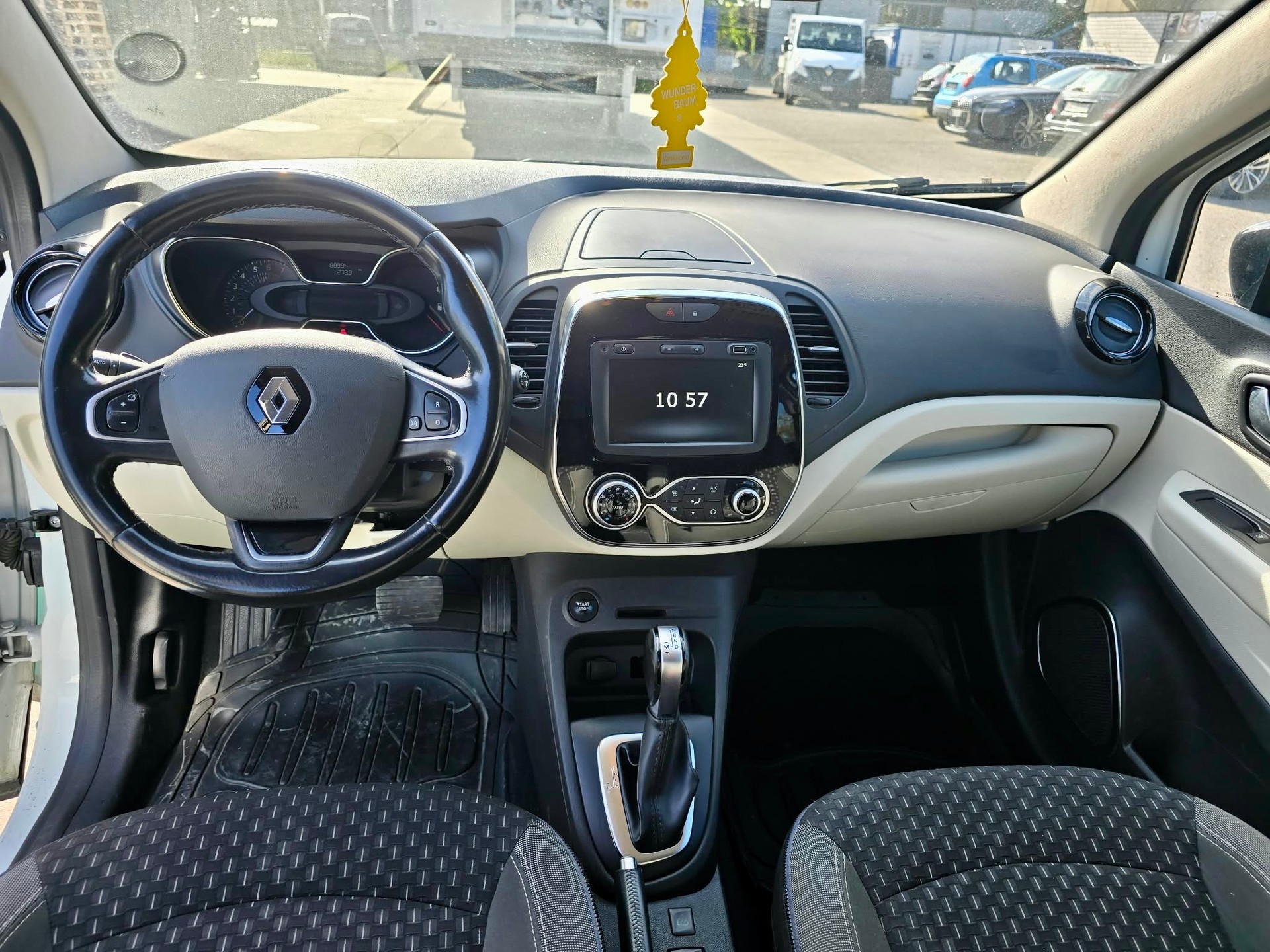 RENAULT Captur 1.3 T 16V Intens EDC-image-8