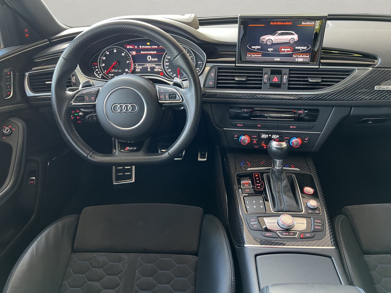 AUDI RS6 Avant 4.0 V8 TFSI perform. qu. T-Tr.-image-8