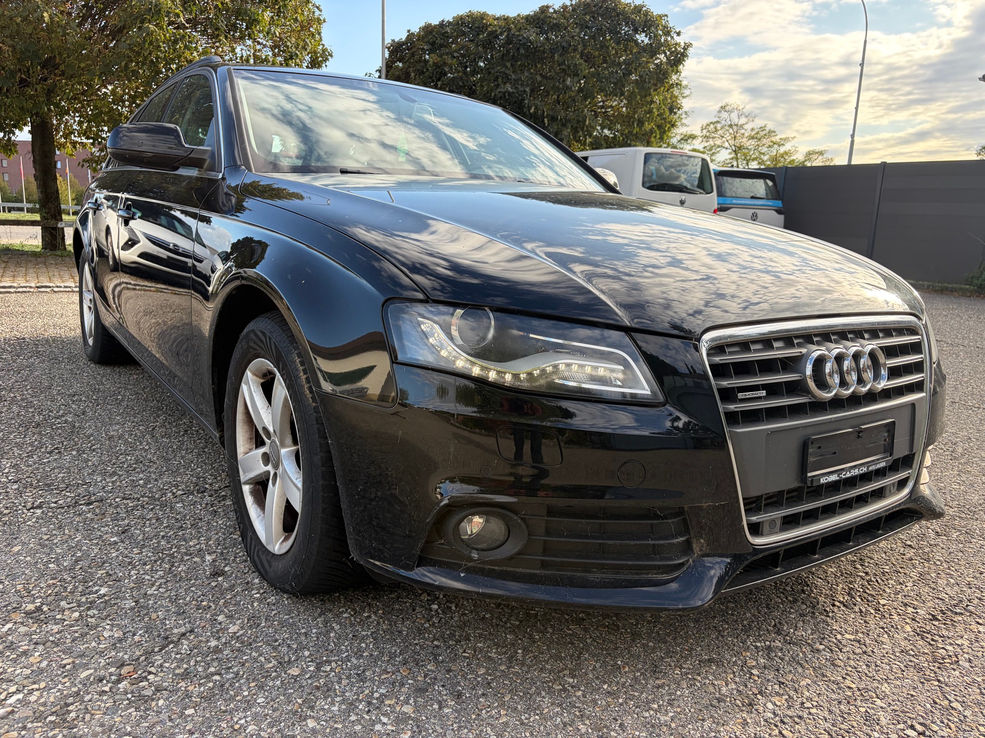 AUDI A4 Avant 1.8 TFSI quattro-image-0