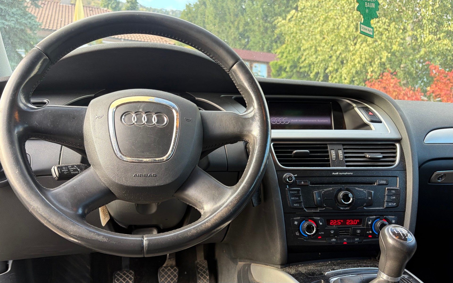 AUDI A4 Avant 1.8 TFSI quattro-image-8
