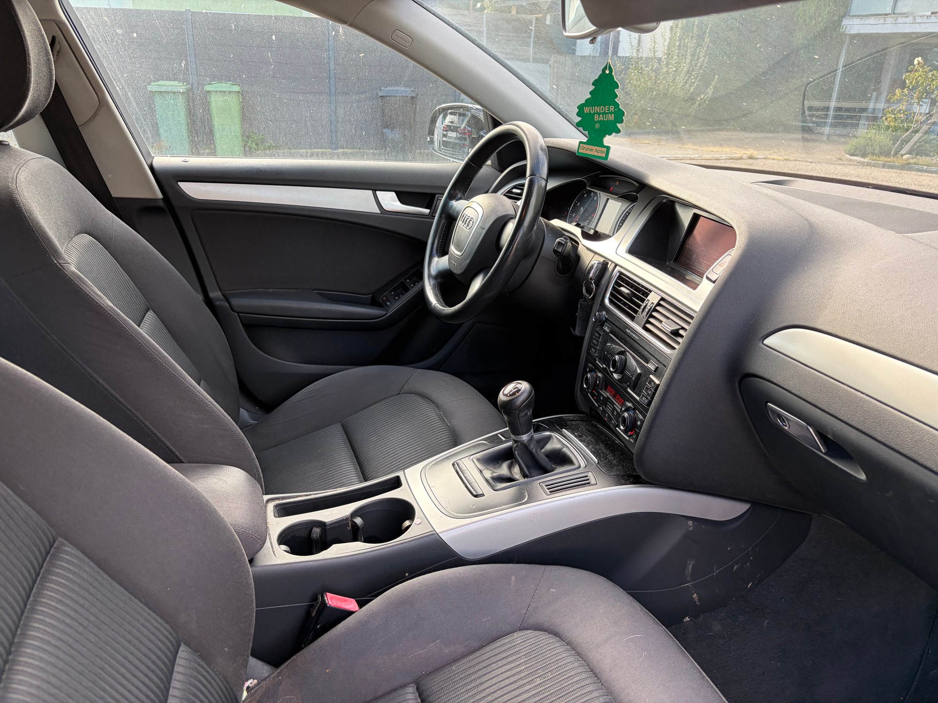 AUDI A4 Avant 1.8 TFSI quattro-image-8