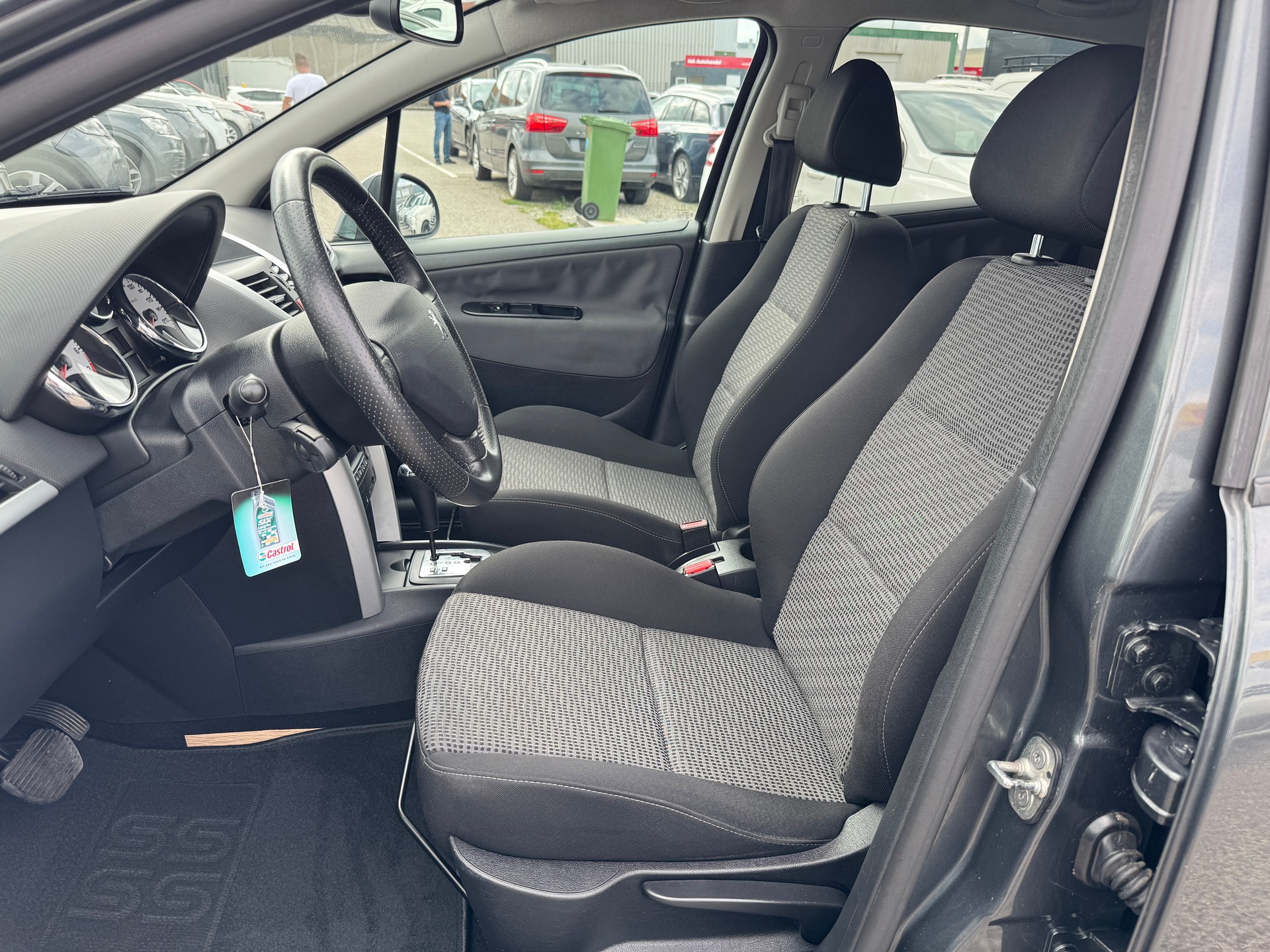 PEUGEOT 207 1.6 16V Sport Automatic-image-8