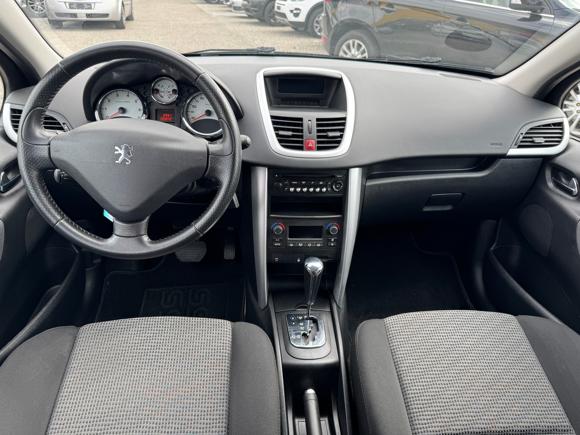PEUGEOT 207 1.6 16V Sport Automatic-image-7