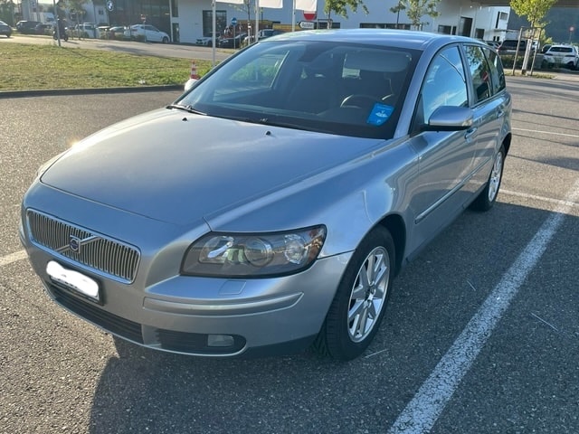 VOLVO 2.0 D Momentum-image-1