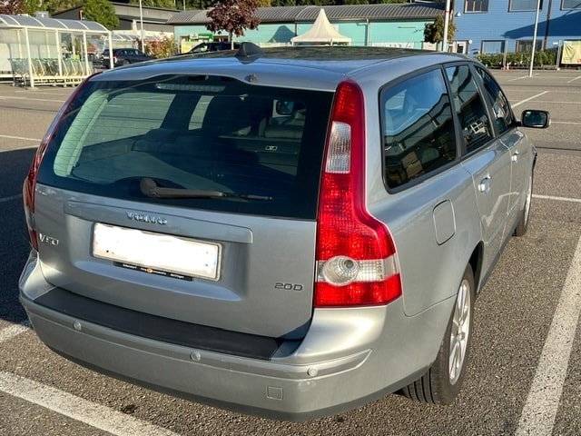 VOLVO 2.0 D Momentum-image-2