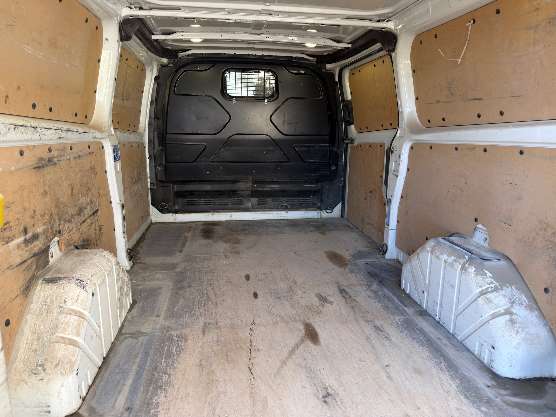 FORD TRANSIT CUSTOM-image-4