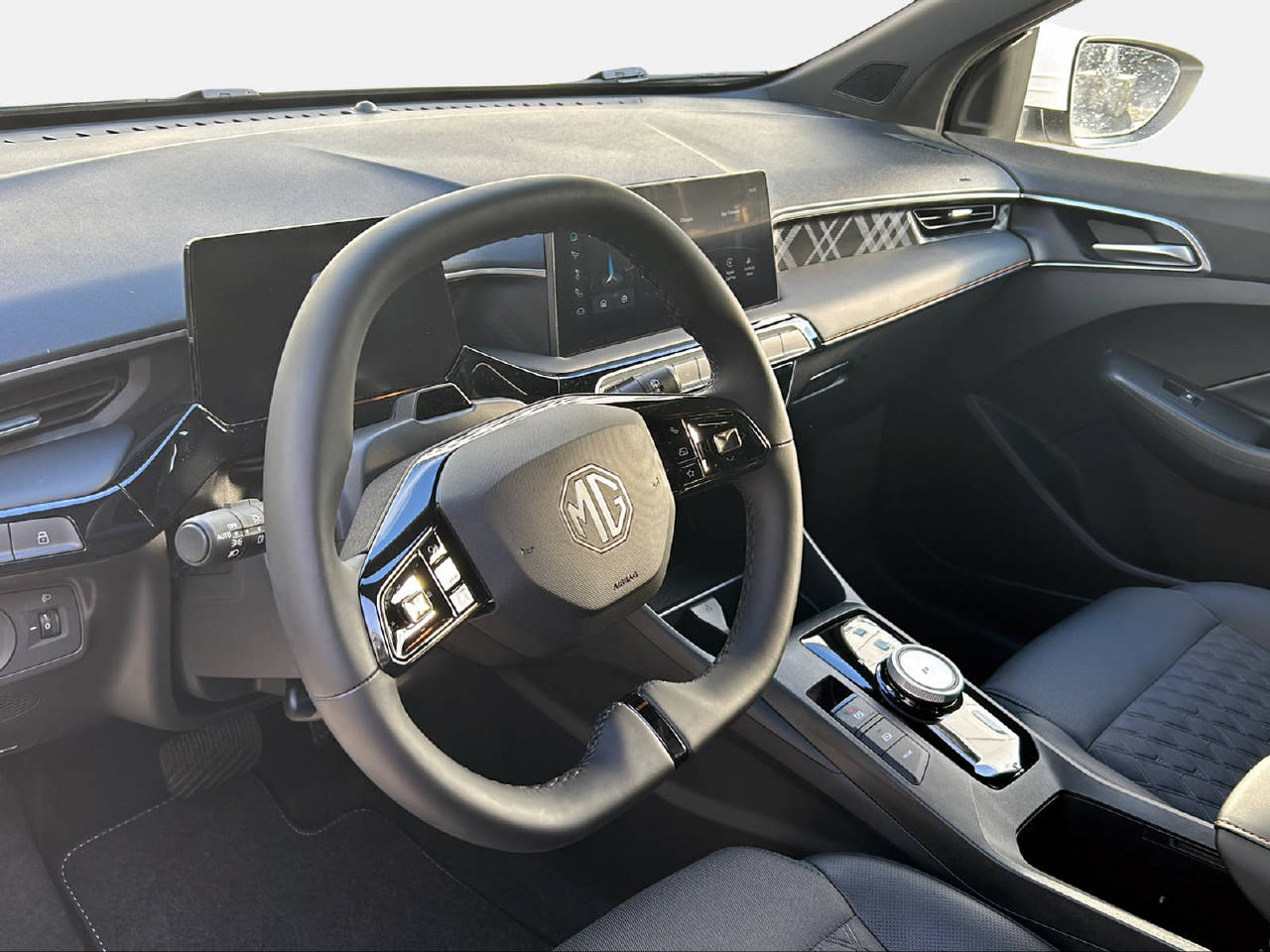 MG 3 1.5 Hybrid Luxury-image-9