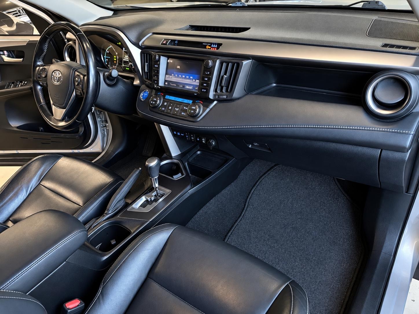 TOYOTA RAV-4 2.5 HSD Trend e-CVT-image-9